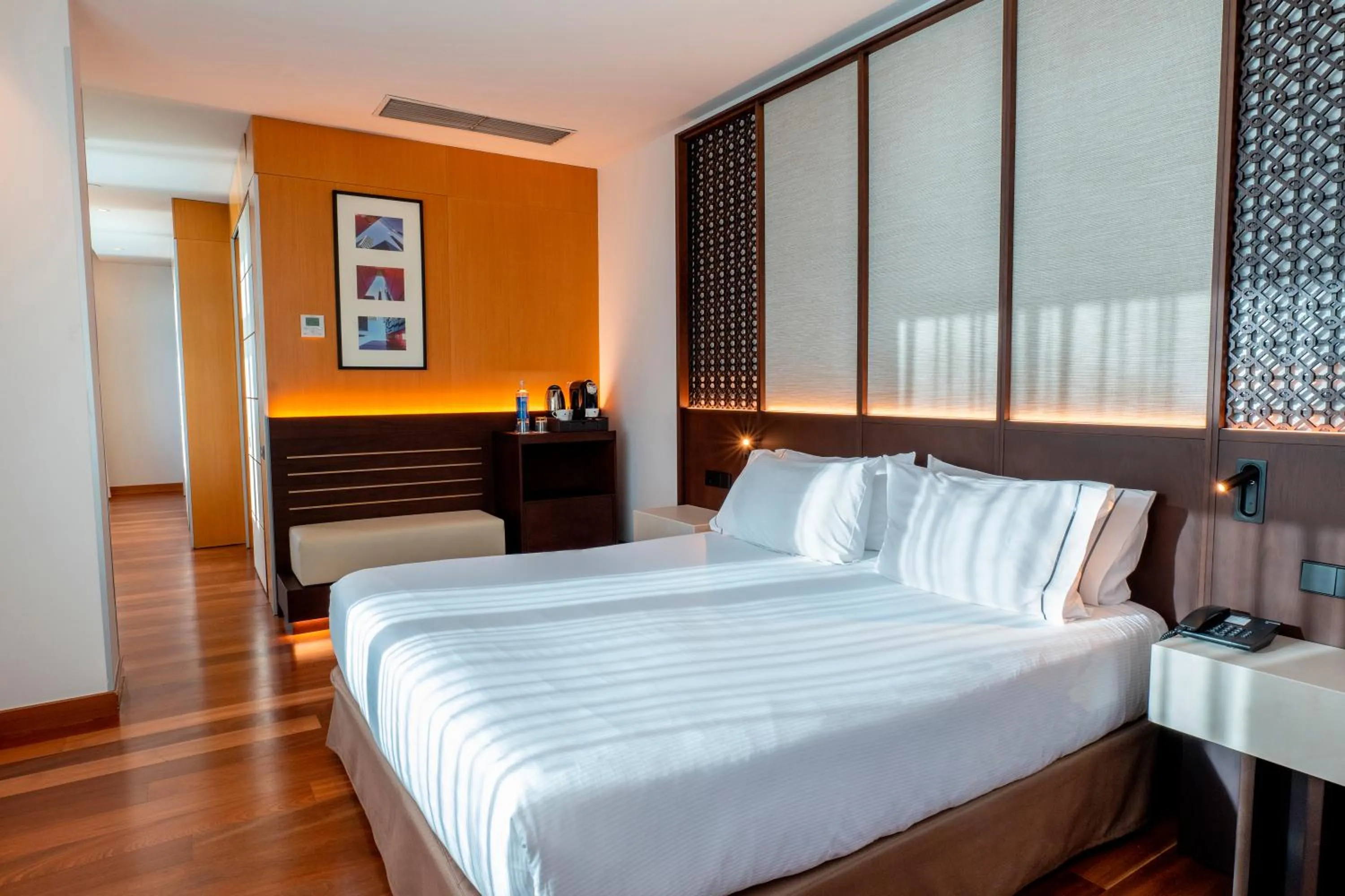 Bed in Eurostars Grand Marina Hotel GL