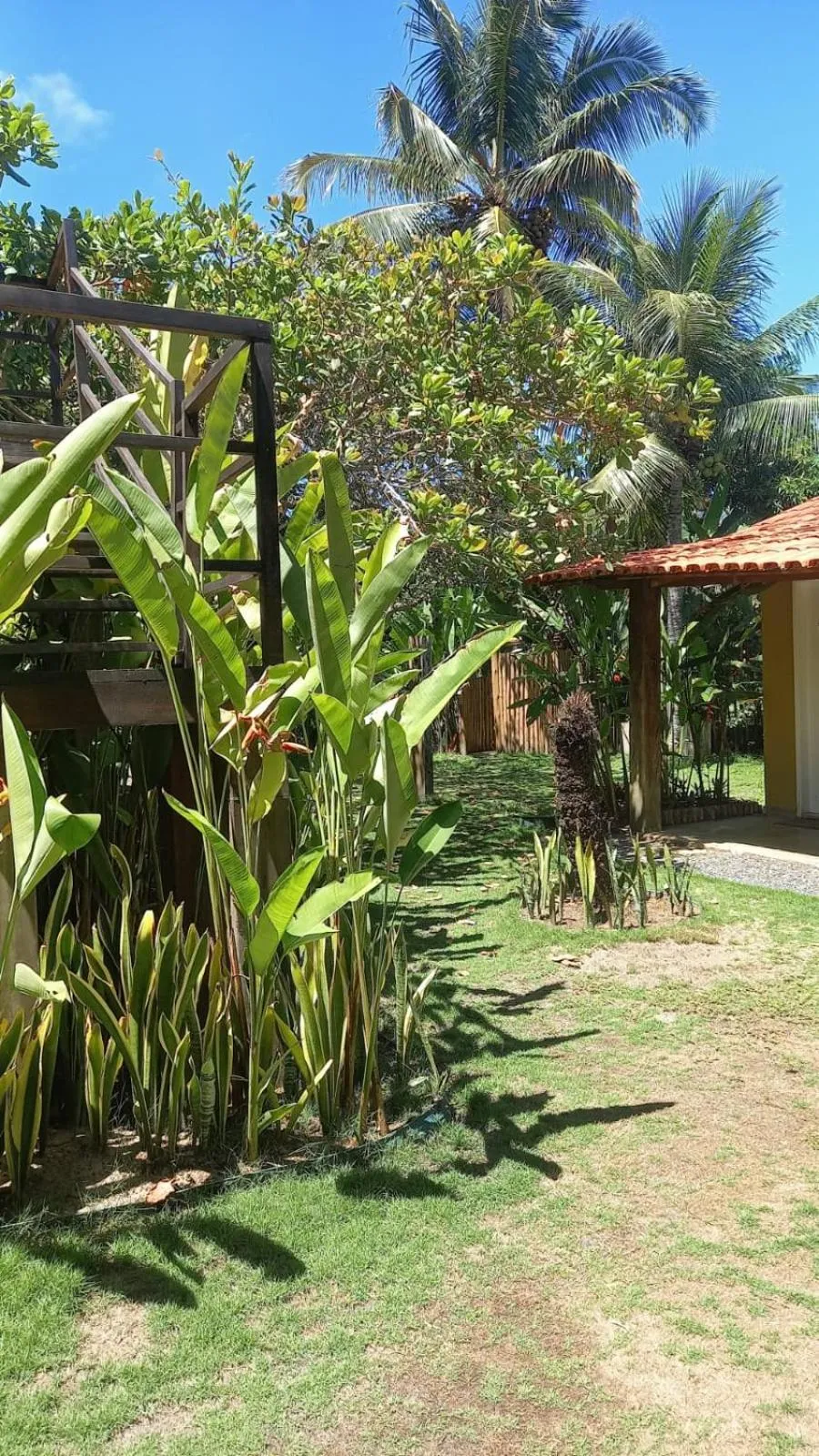 Quiet street view in Cais Dourado Pousada