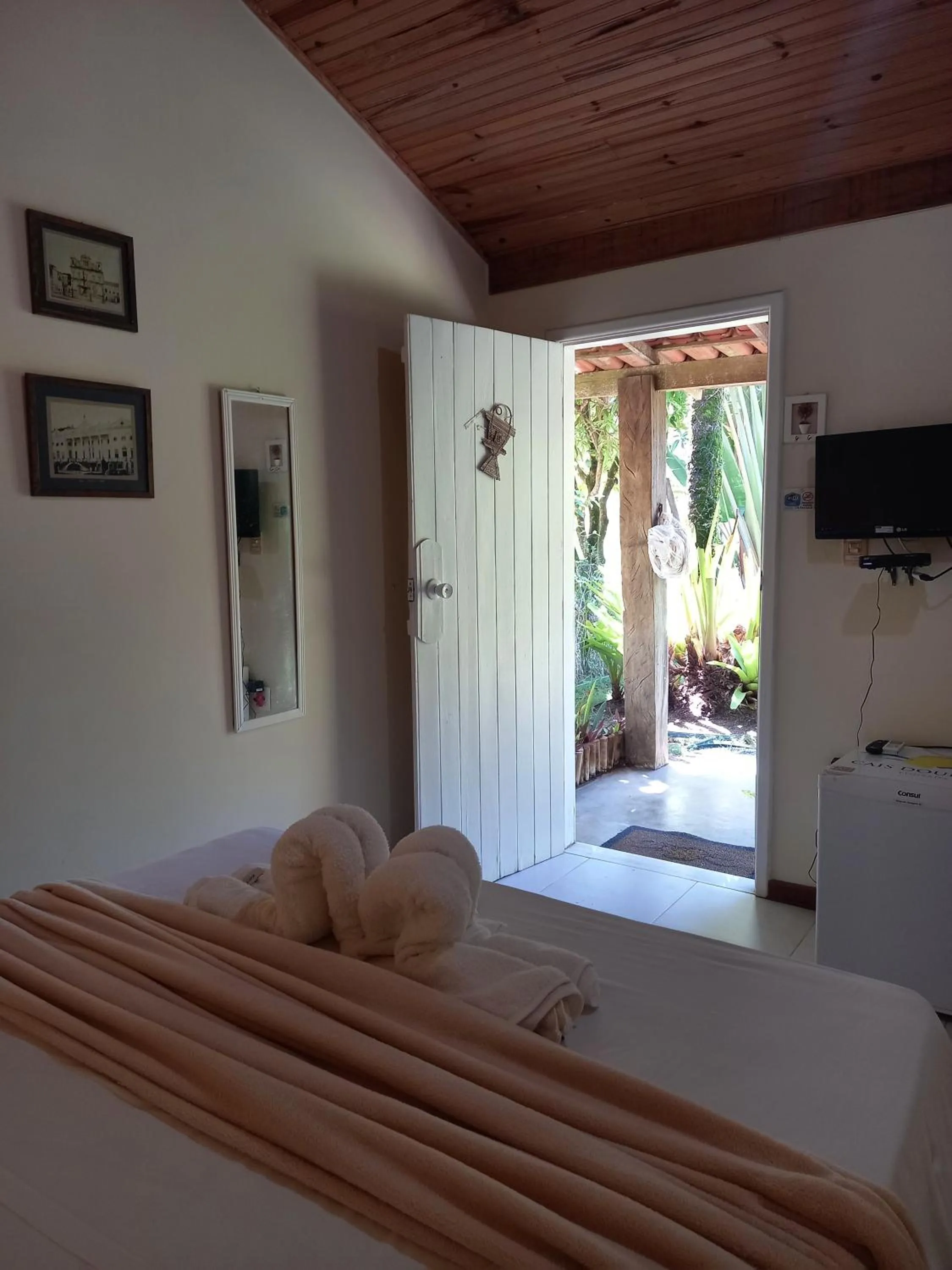 TV and multimedia, Bed in Cais Dourado Pousada