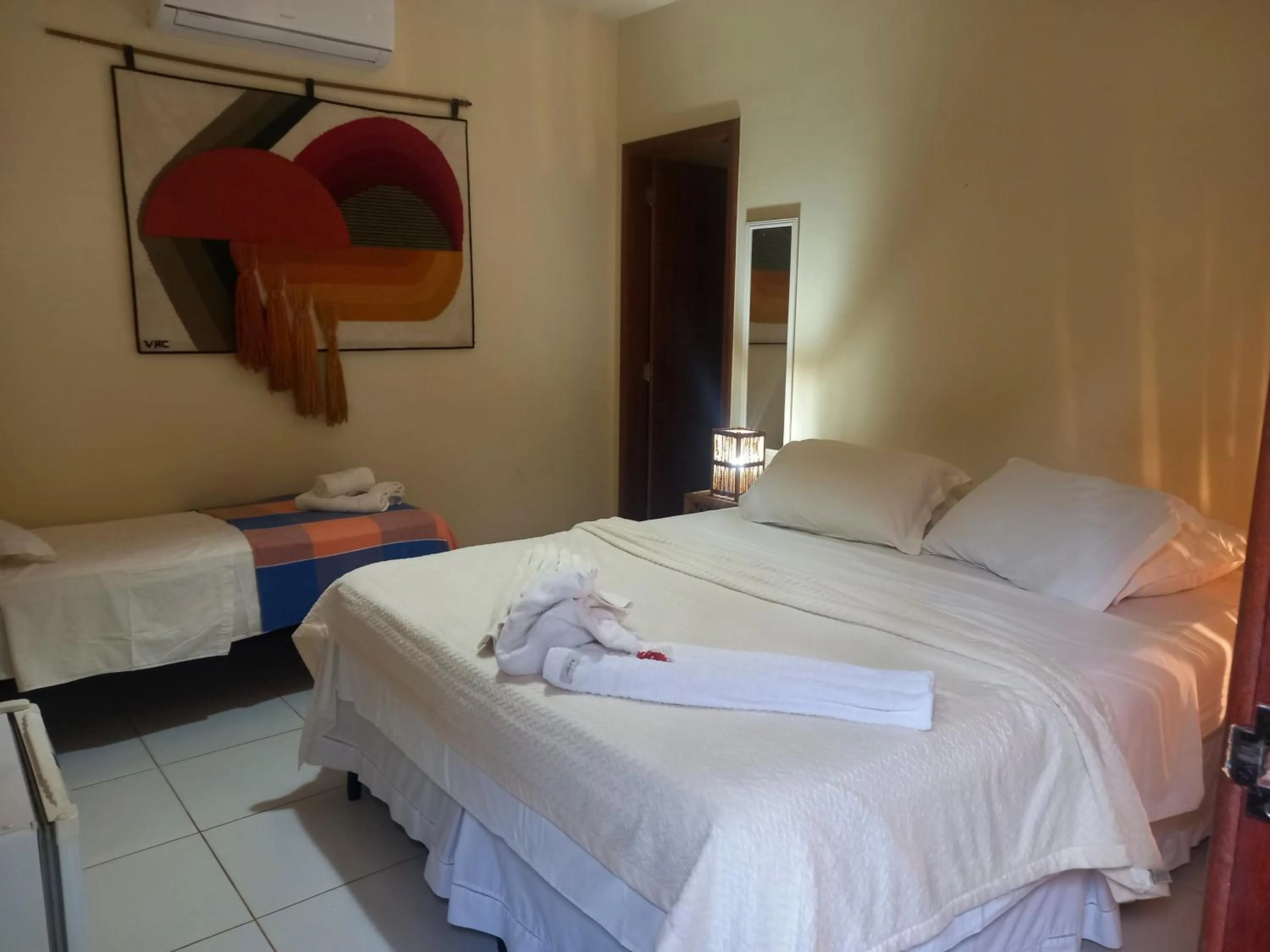 Photo of the whole room, Bed in Cais Dourado Pousada