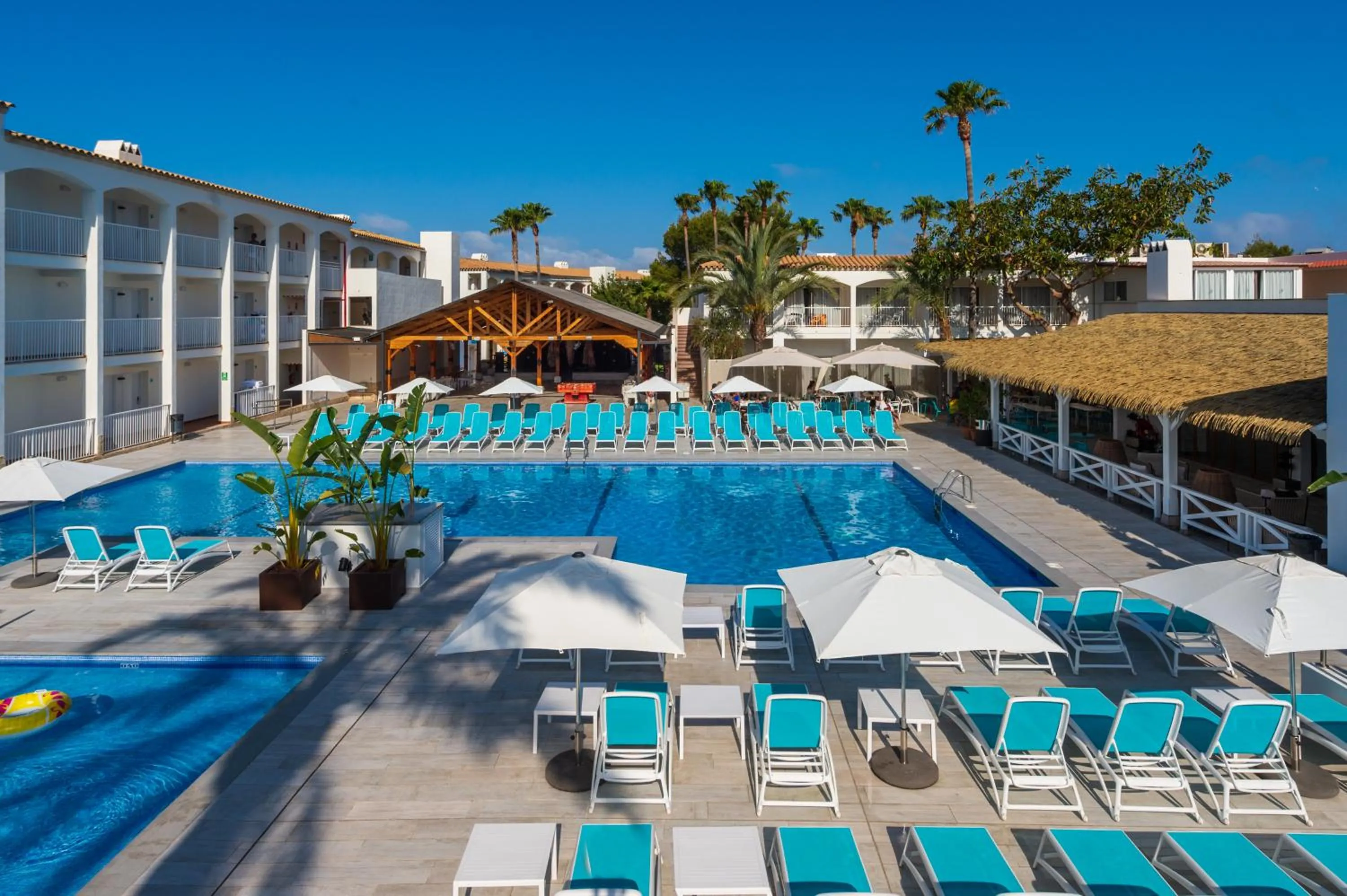 Balcony/Terrace in Hotel Vibra Cala Tarida-3SUP