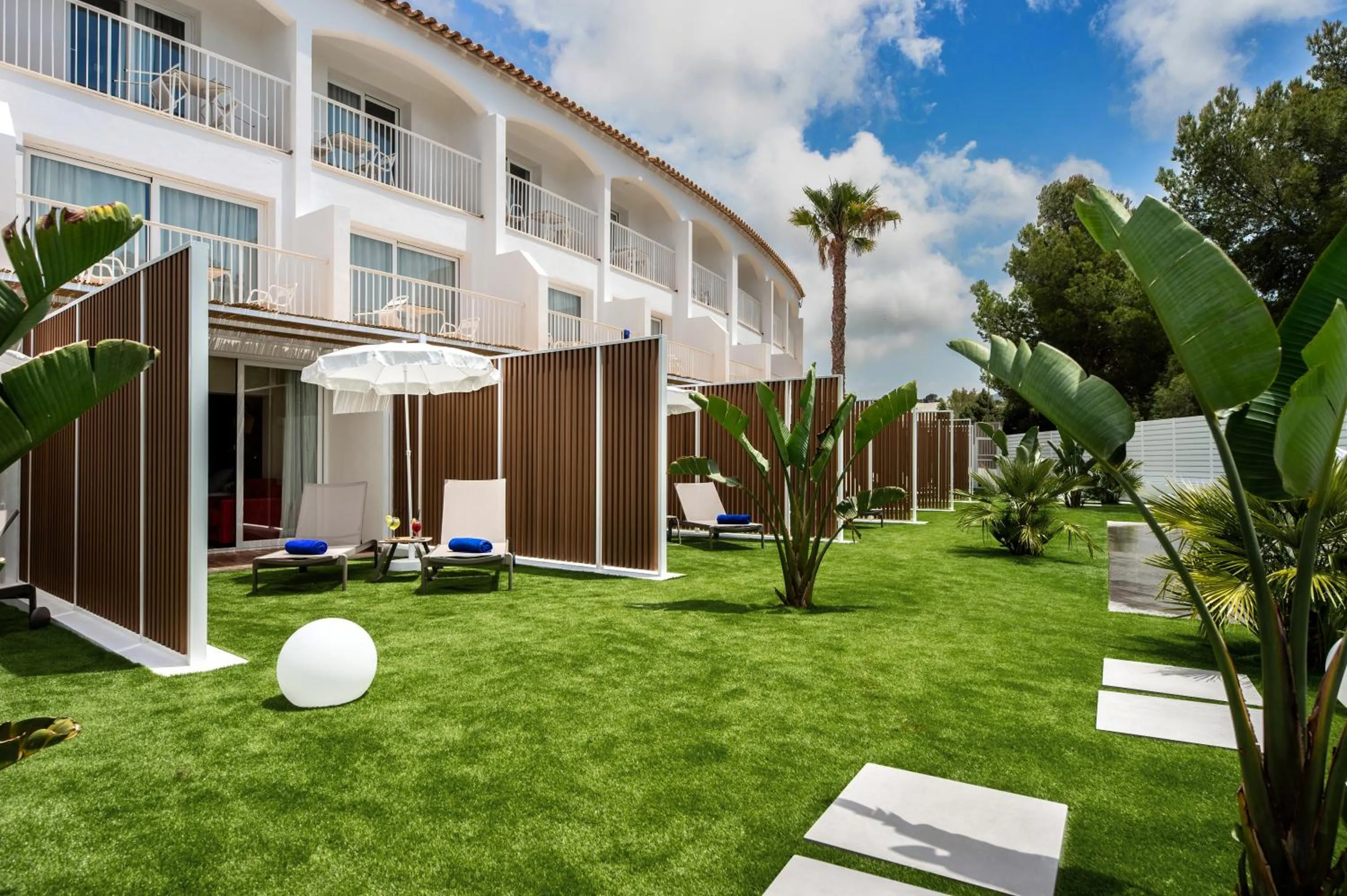 Garden in Hotel Vibra Cala Tarida-3SUP