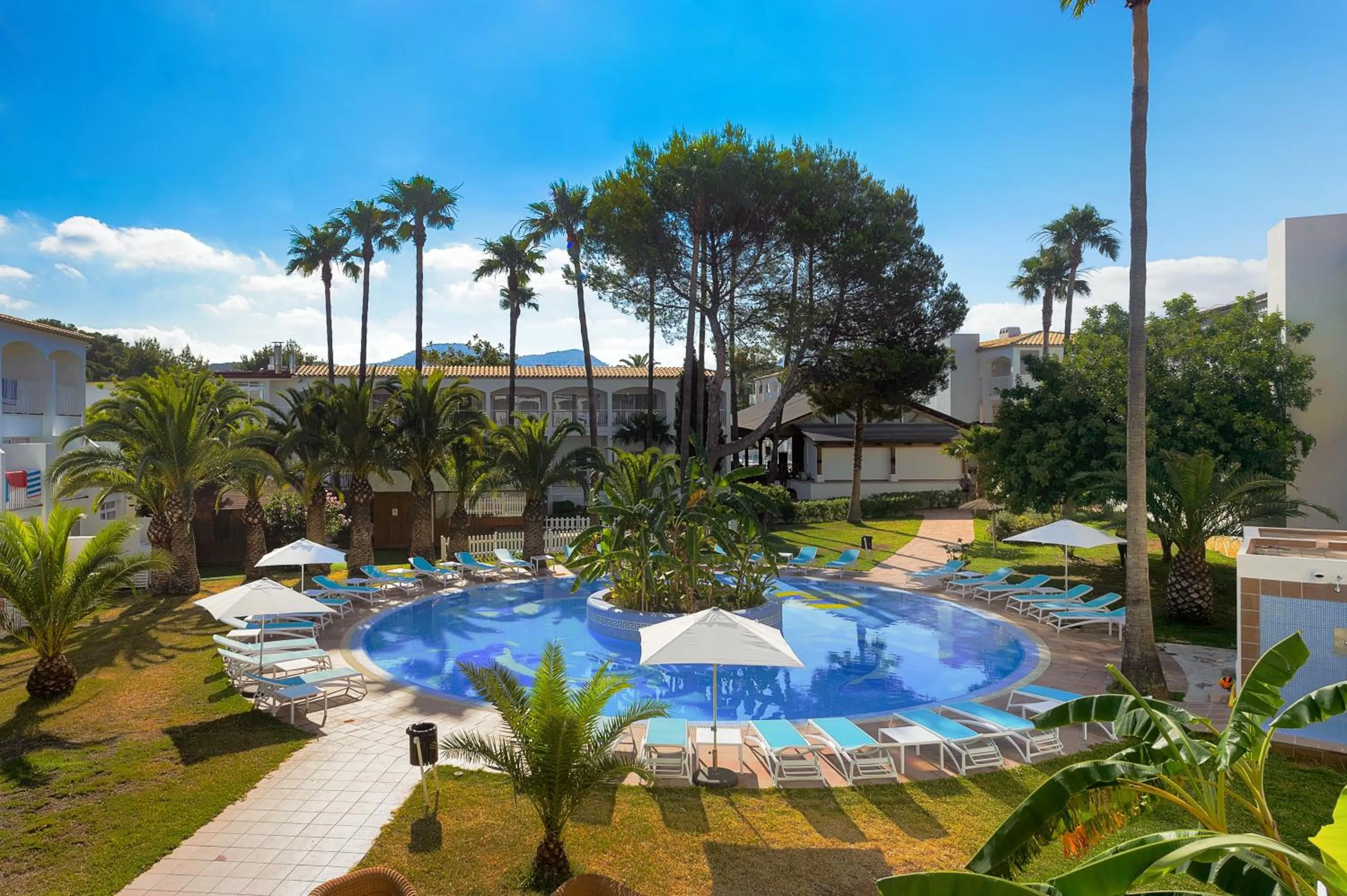 Garden in Hotel Vibra Cala Tarida-3SUP