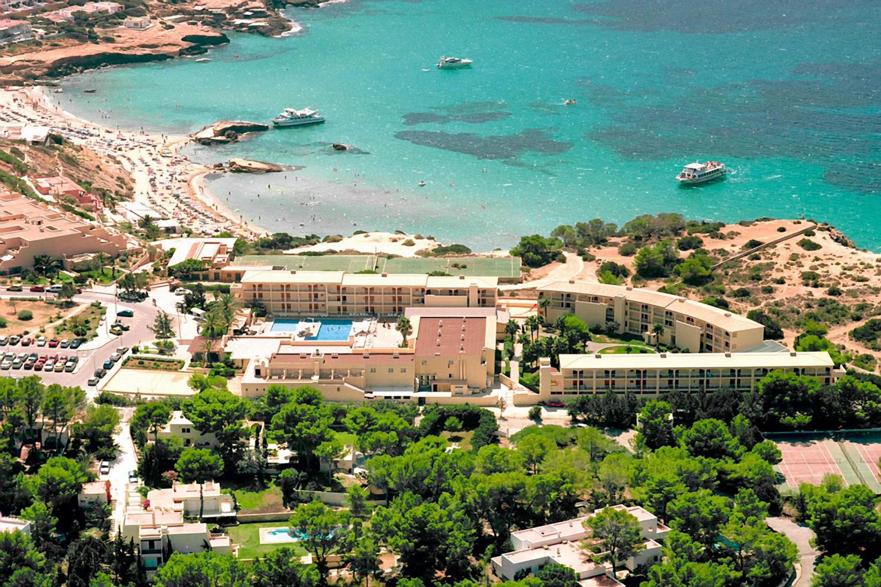 Bird's eye view in Hotel Vibra Cala Tarida-3SUP
