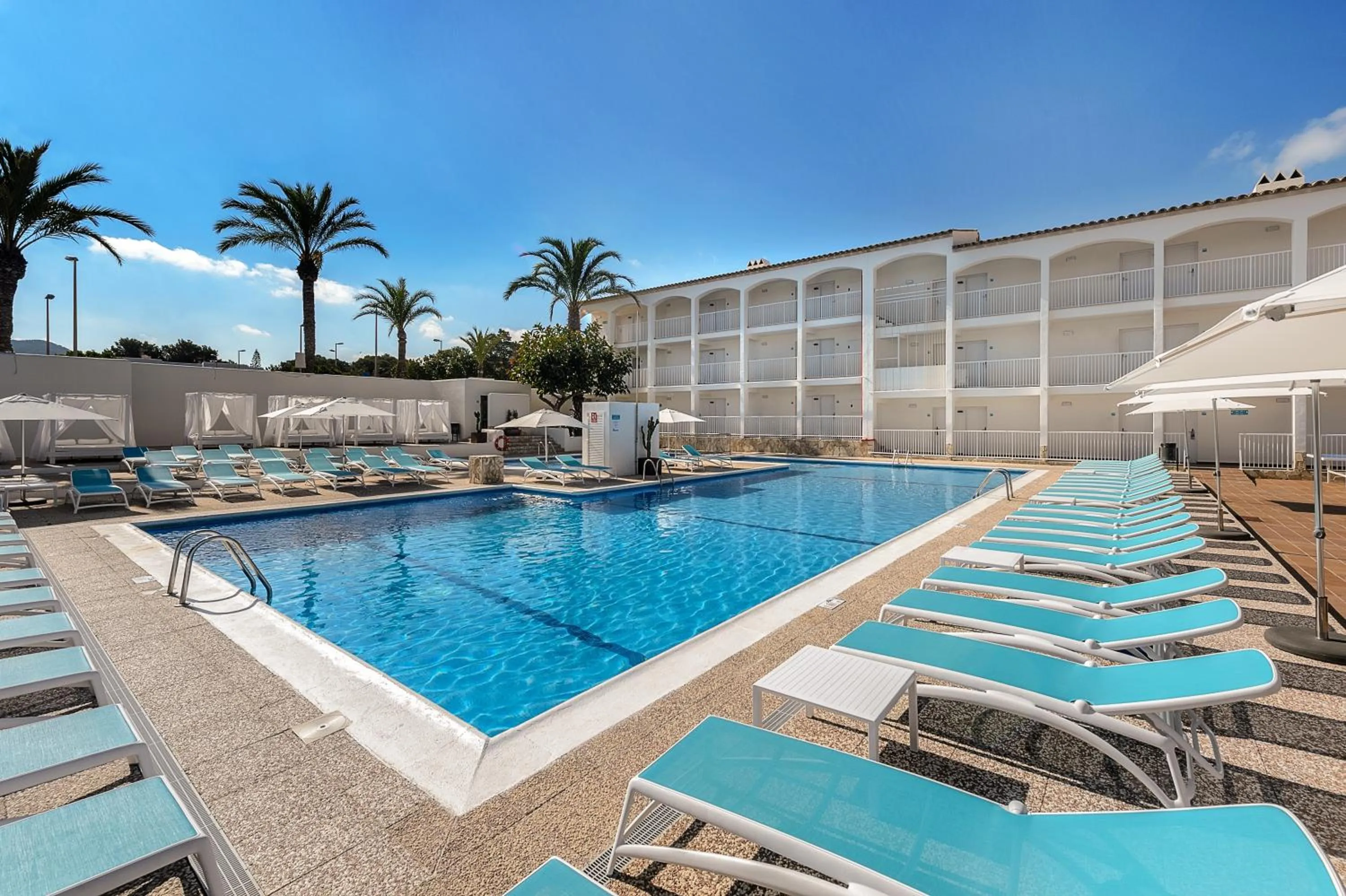 Swimming pool in Hotel Vibra Cala Tarida-3SUP