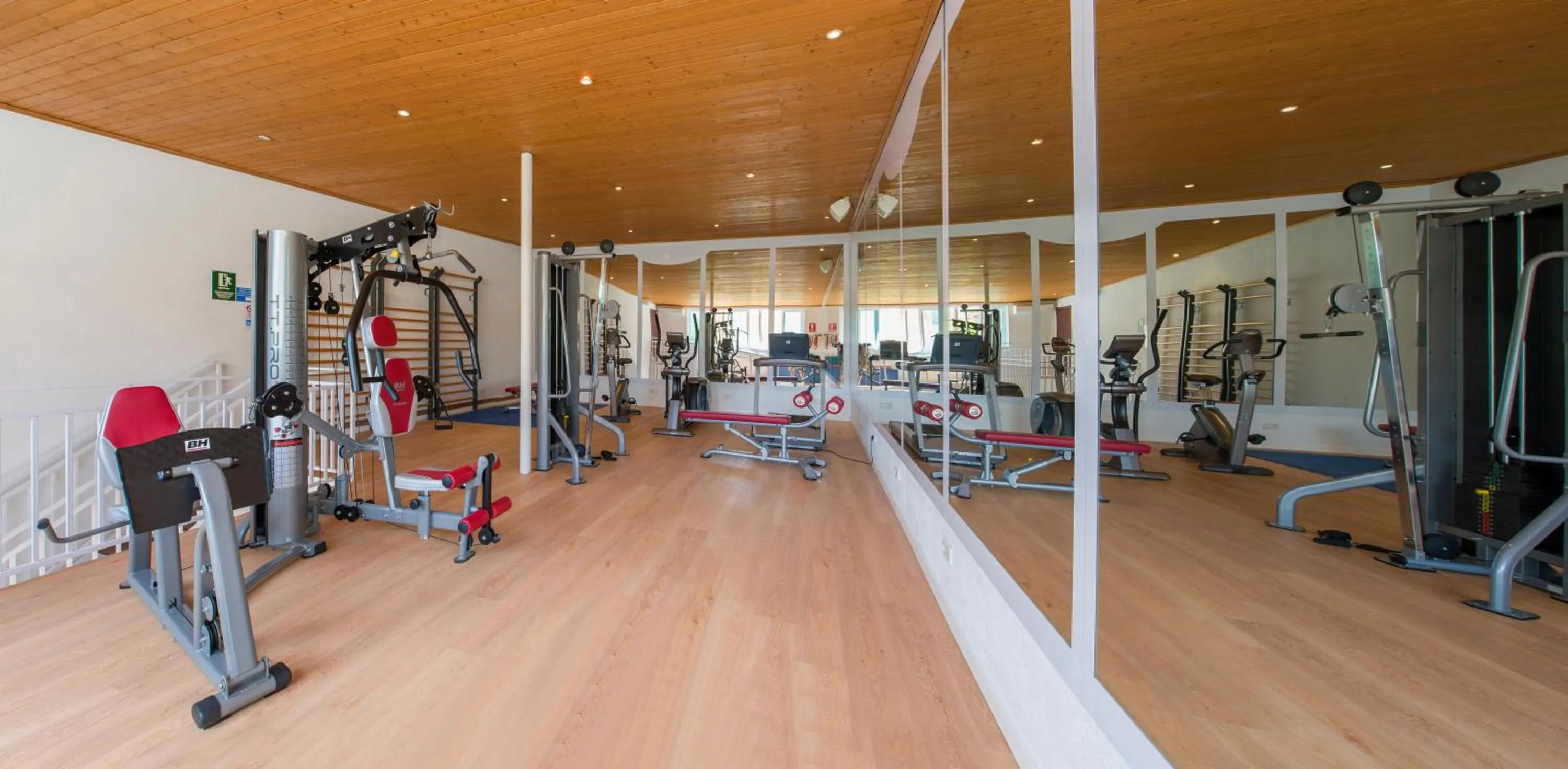 Fitness centre/facilities in Hotel Vibra Cala Tarida-3SUP