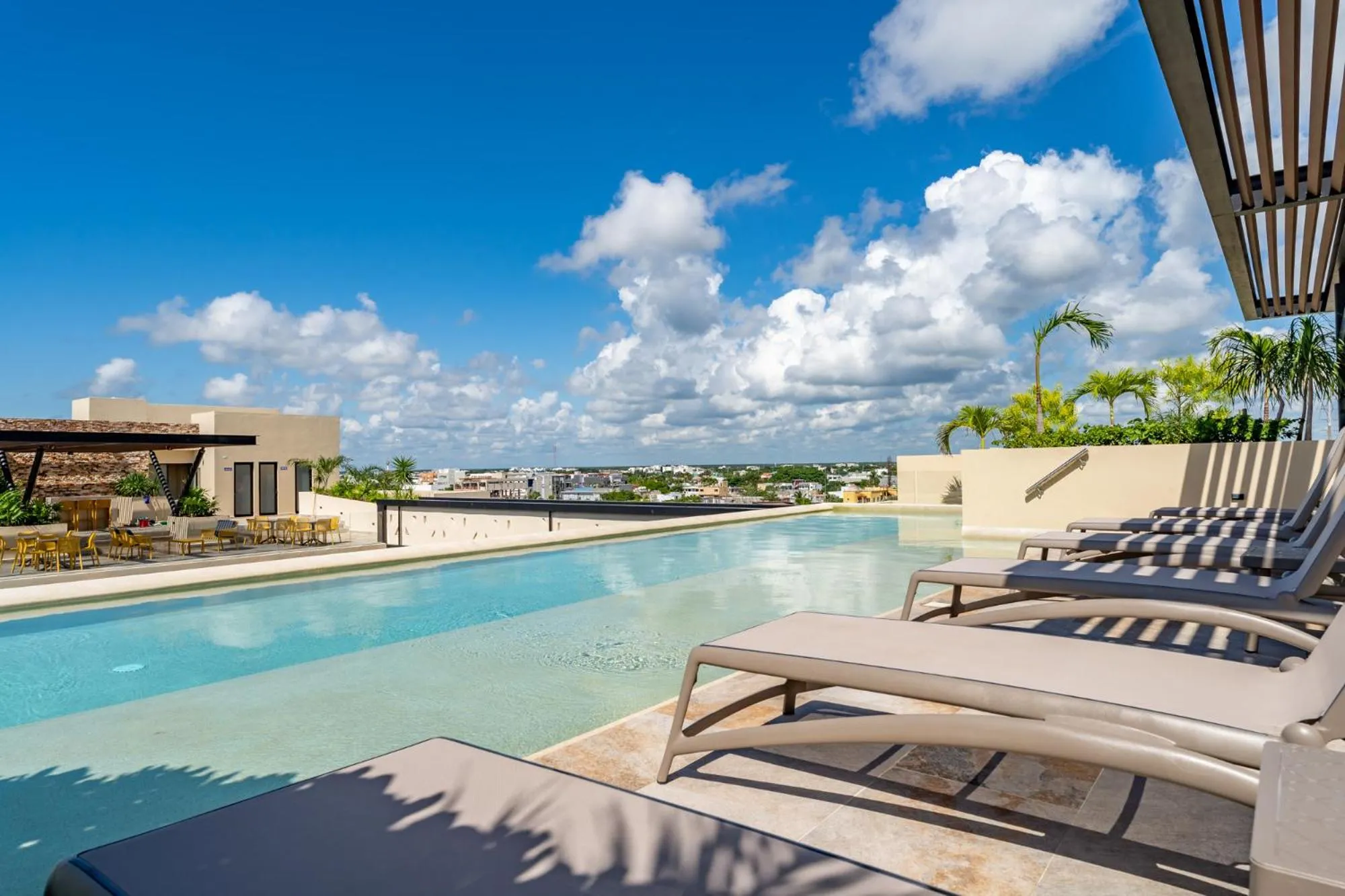 Swimming pool in Syrena Adventure