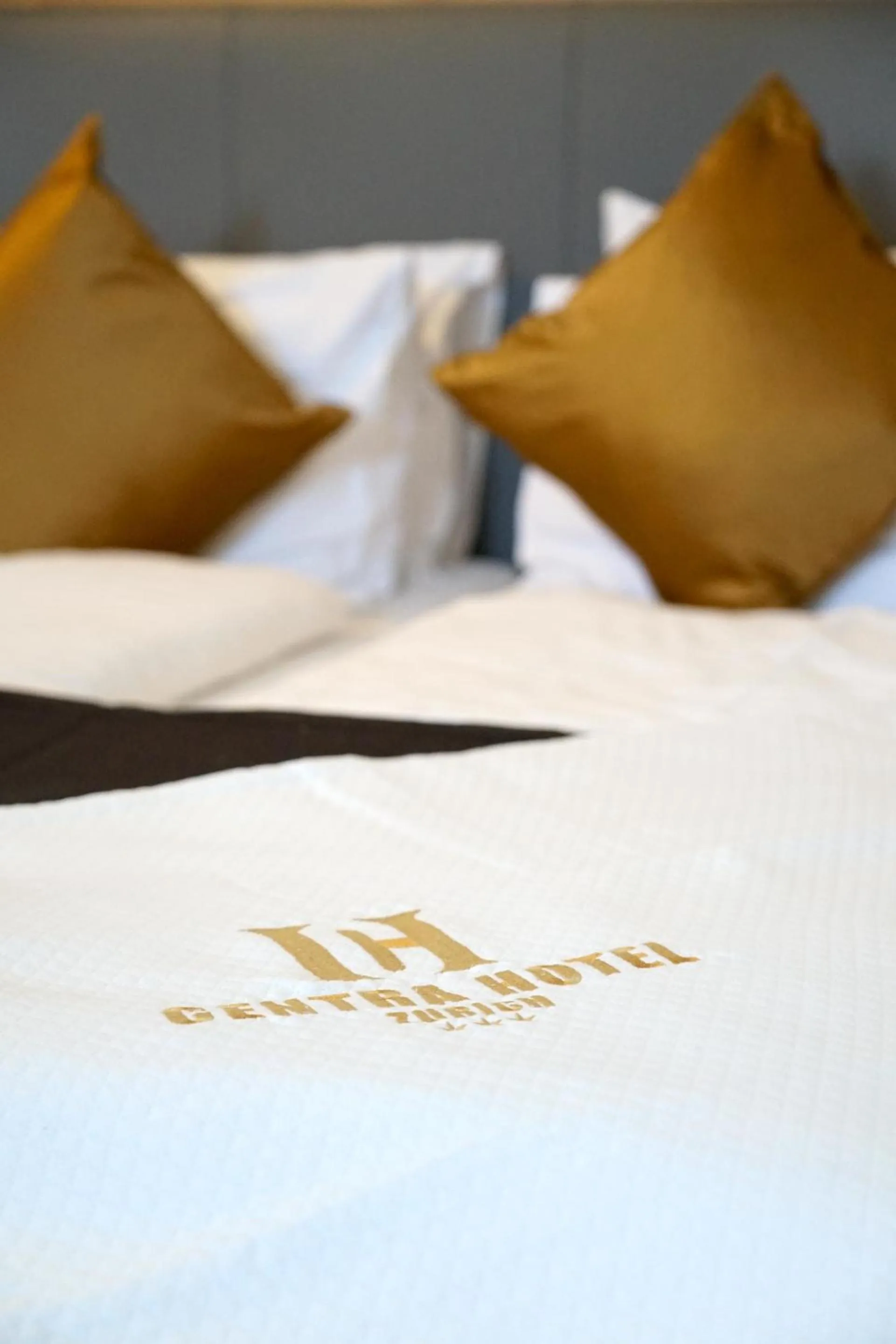 Bedroom, Bed in Centra Hotel Winterthur