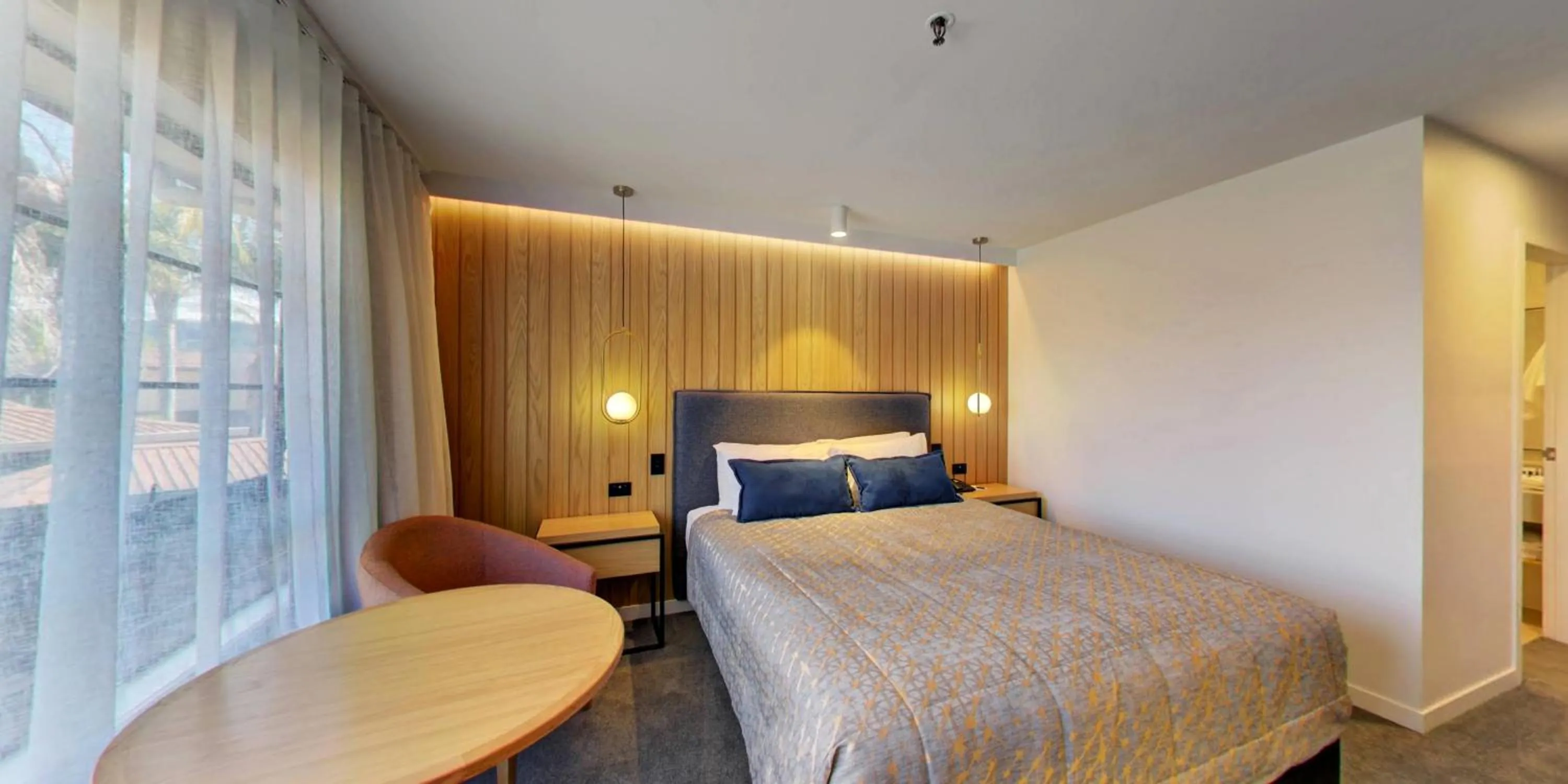 Bedroom, Bed in Distinction Whangarei Hotel & Conference Centre