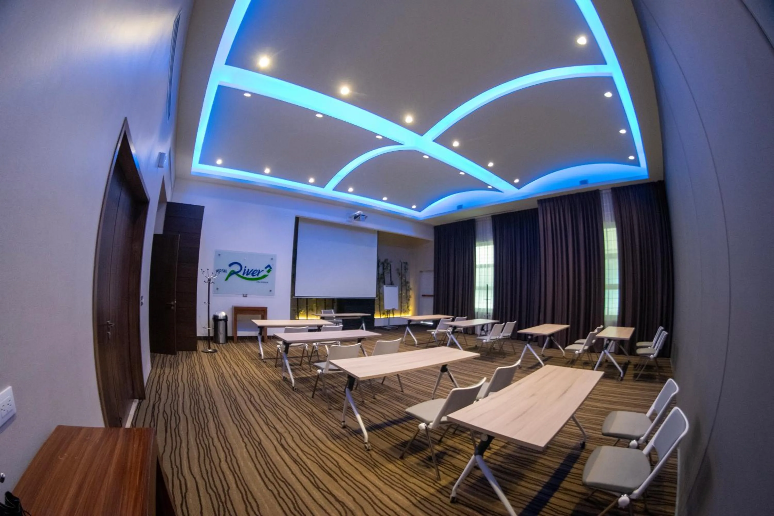 Property building in Hotel River Poliforum