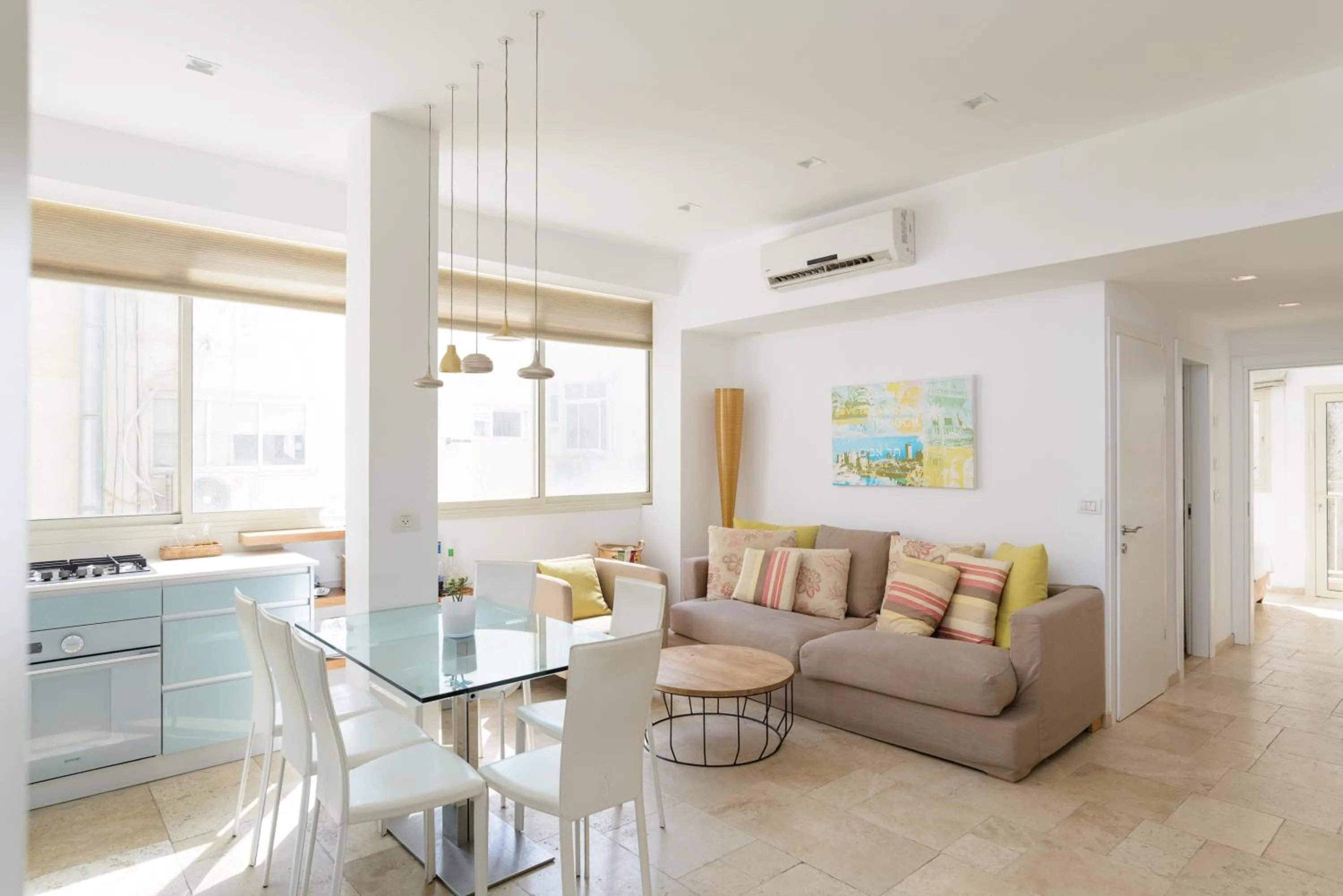 Adorable 2 bedrooms apt w Bomb Shelter next to the beach