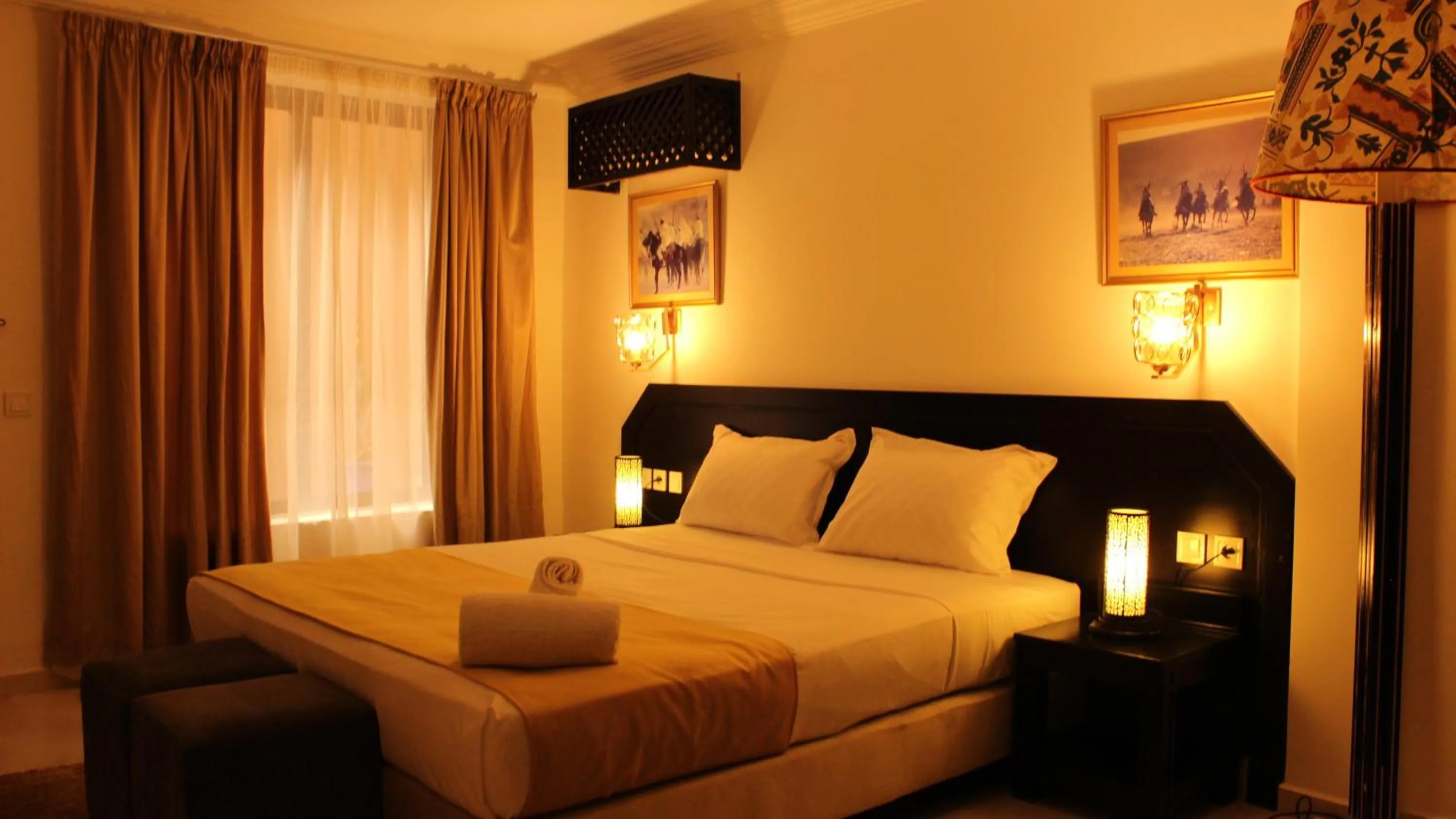 Photo of the whole room, Bed in Majorel Pearl Hotel-Riad-Restaurant Piscine&Spa