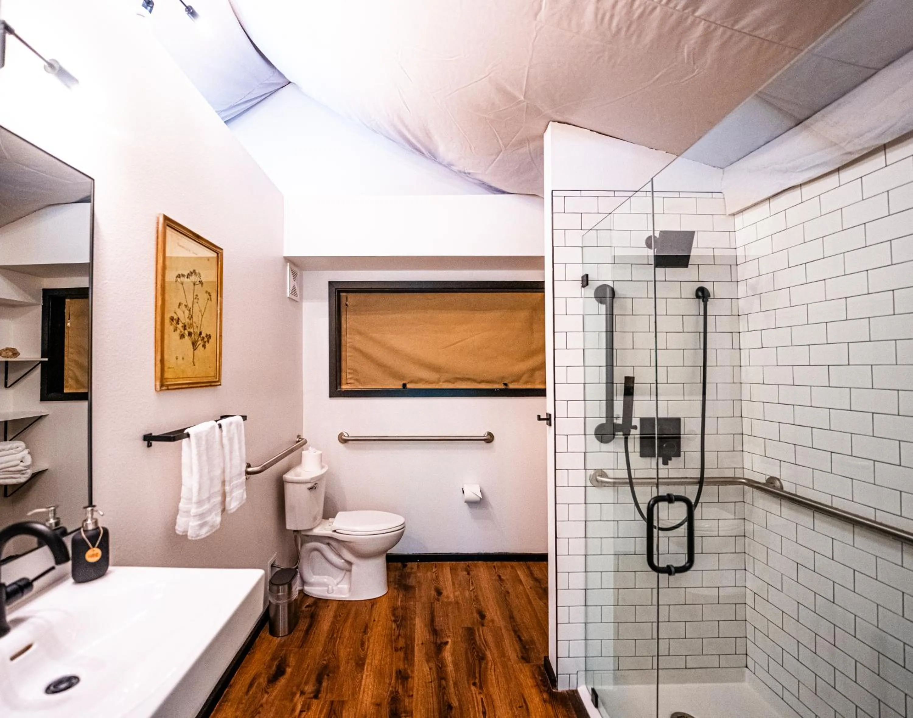 Shower in Starlight Haven Hot Springs