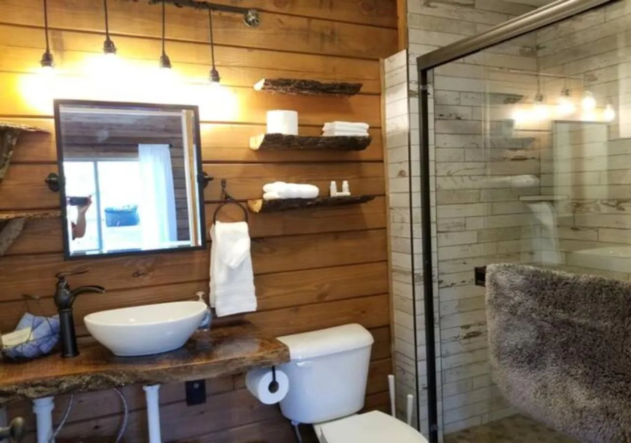 Shower in Starlight Haven Hot Springs