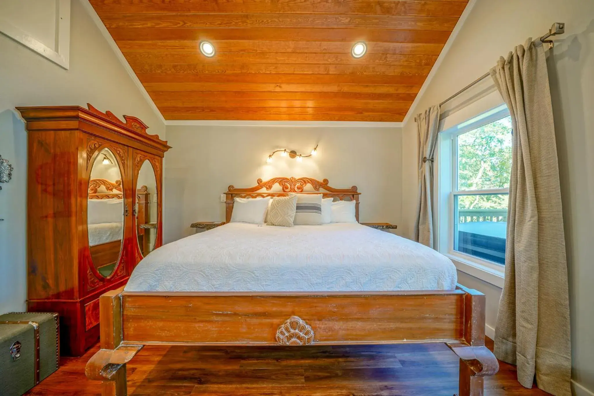 Bedroom, Bed in Starlight Haven Hot Springs Bedroom, Bed in Starlight Haven Hot Springs