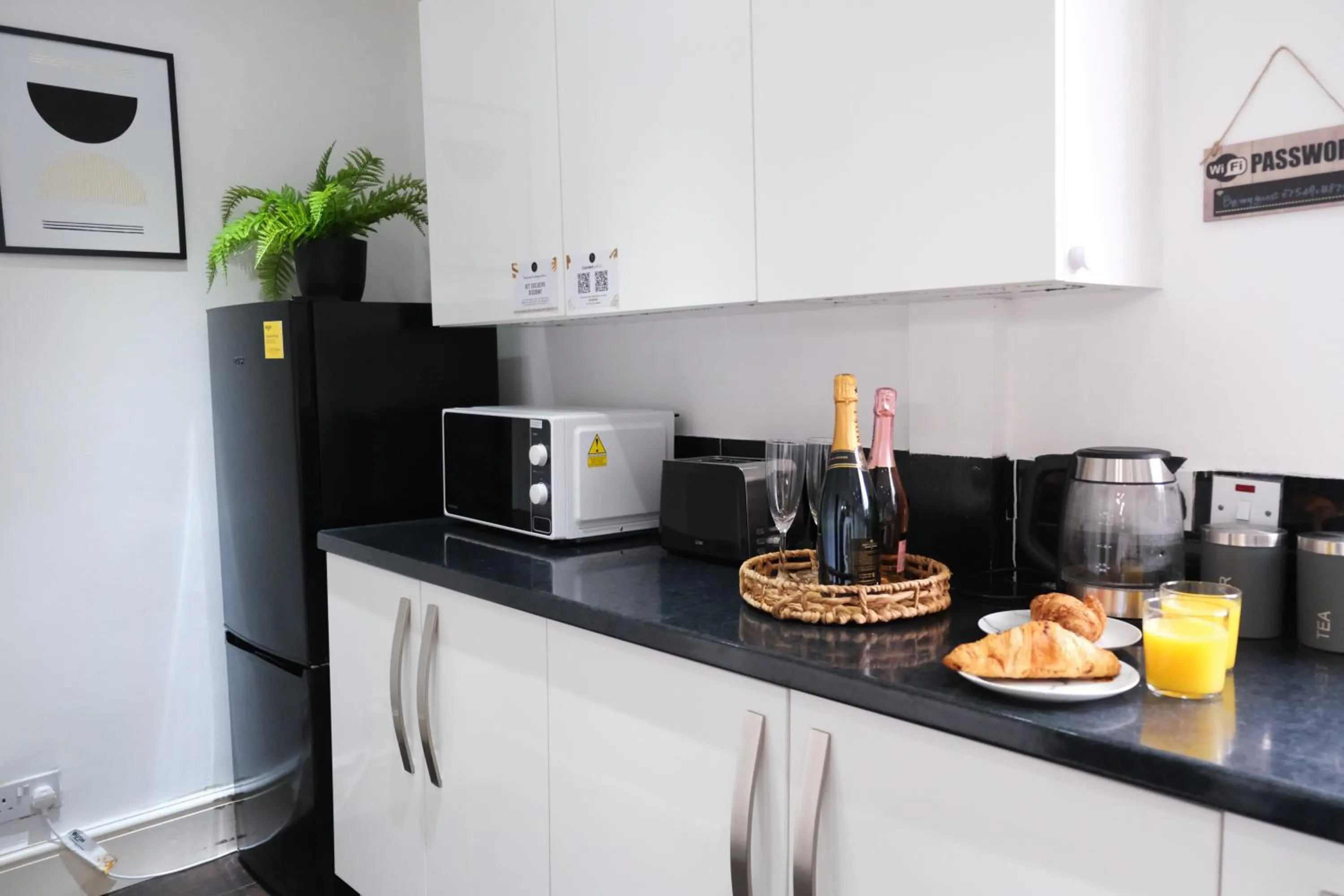 Coffee/tea facilities in Bee Stays - Northway House