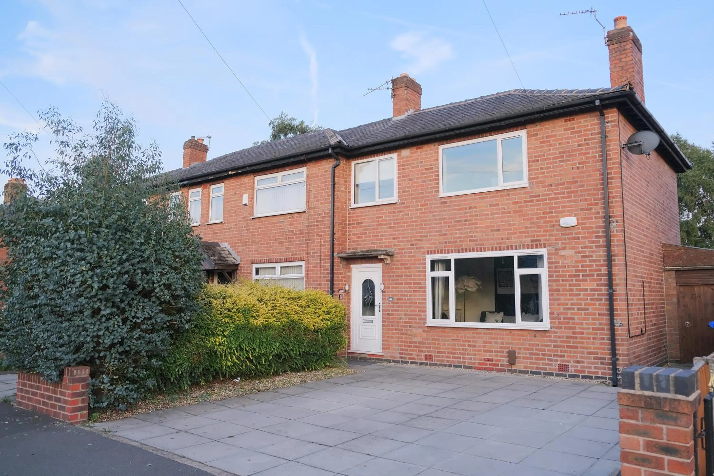 Property building in Bee Stays - Northway House