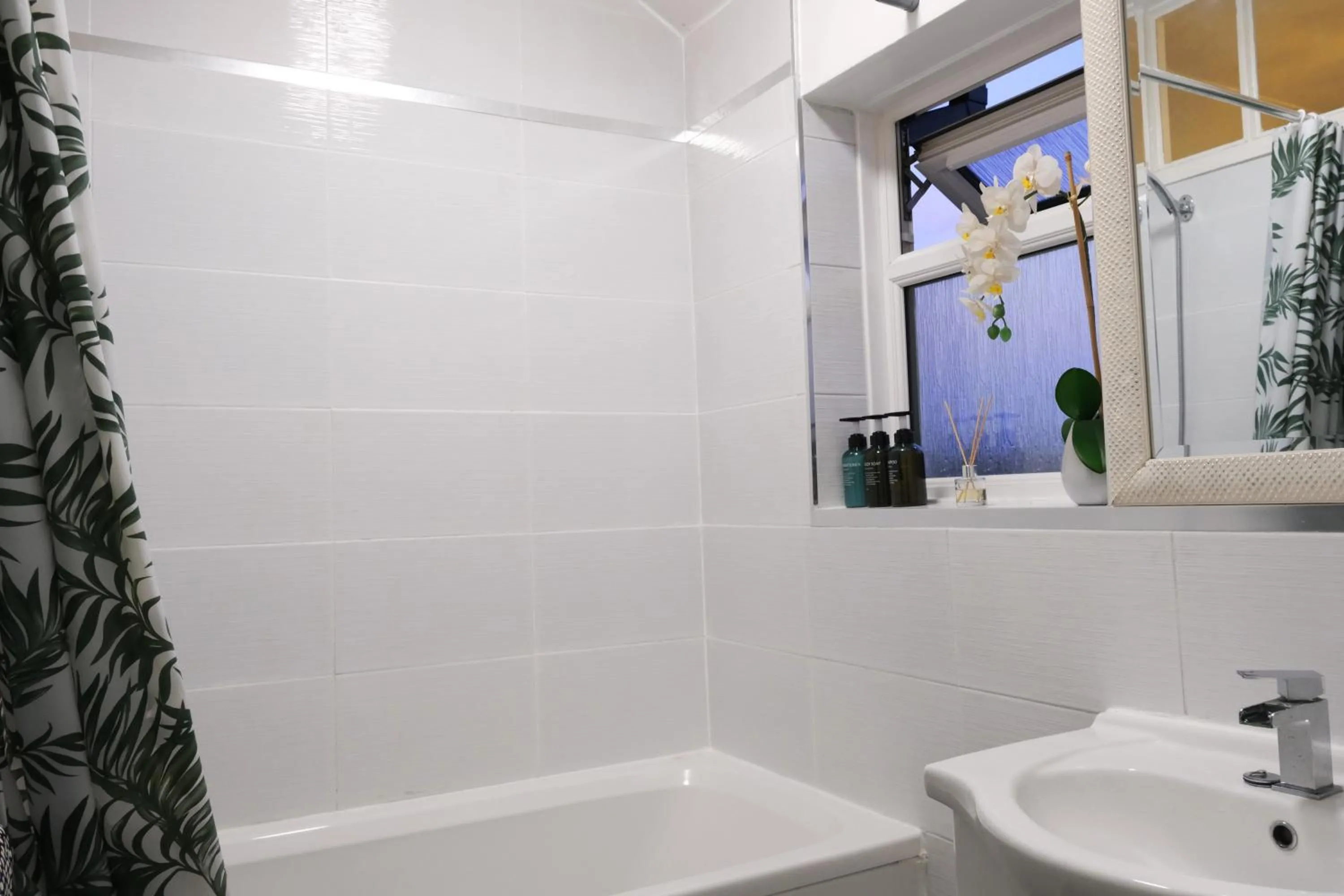 Bath in Bee Stays - Northway House