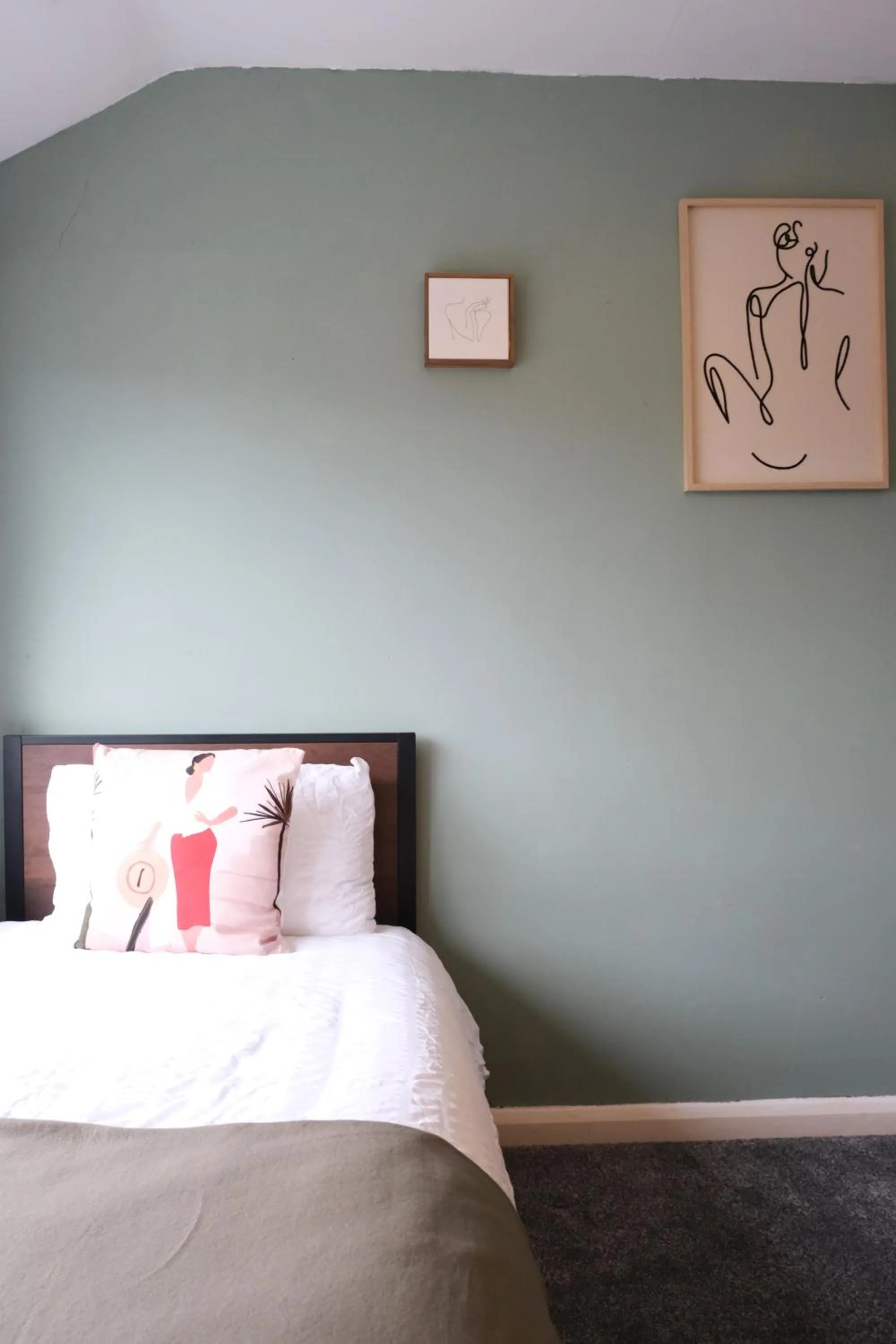 Bed in Bee Stays - Northway House