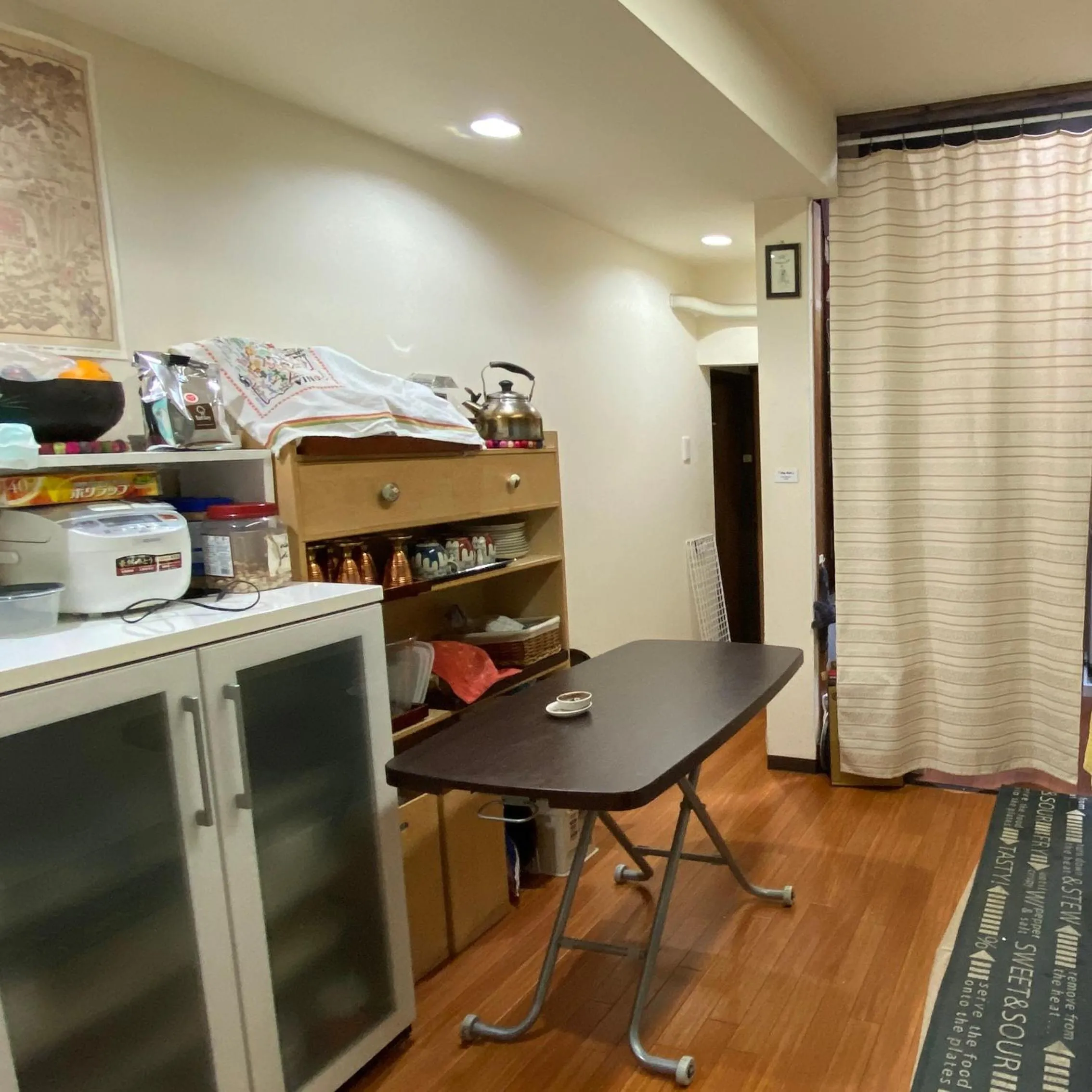 Communal kitchen in Guesthouse KYOTO COMPASS