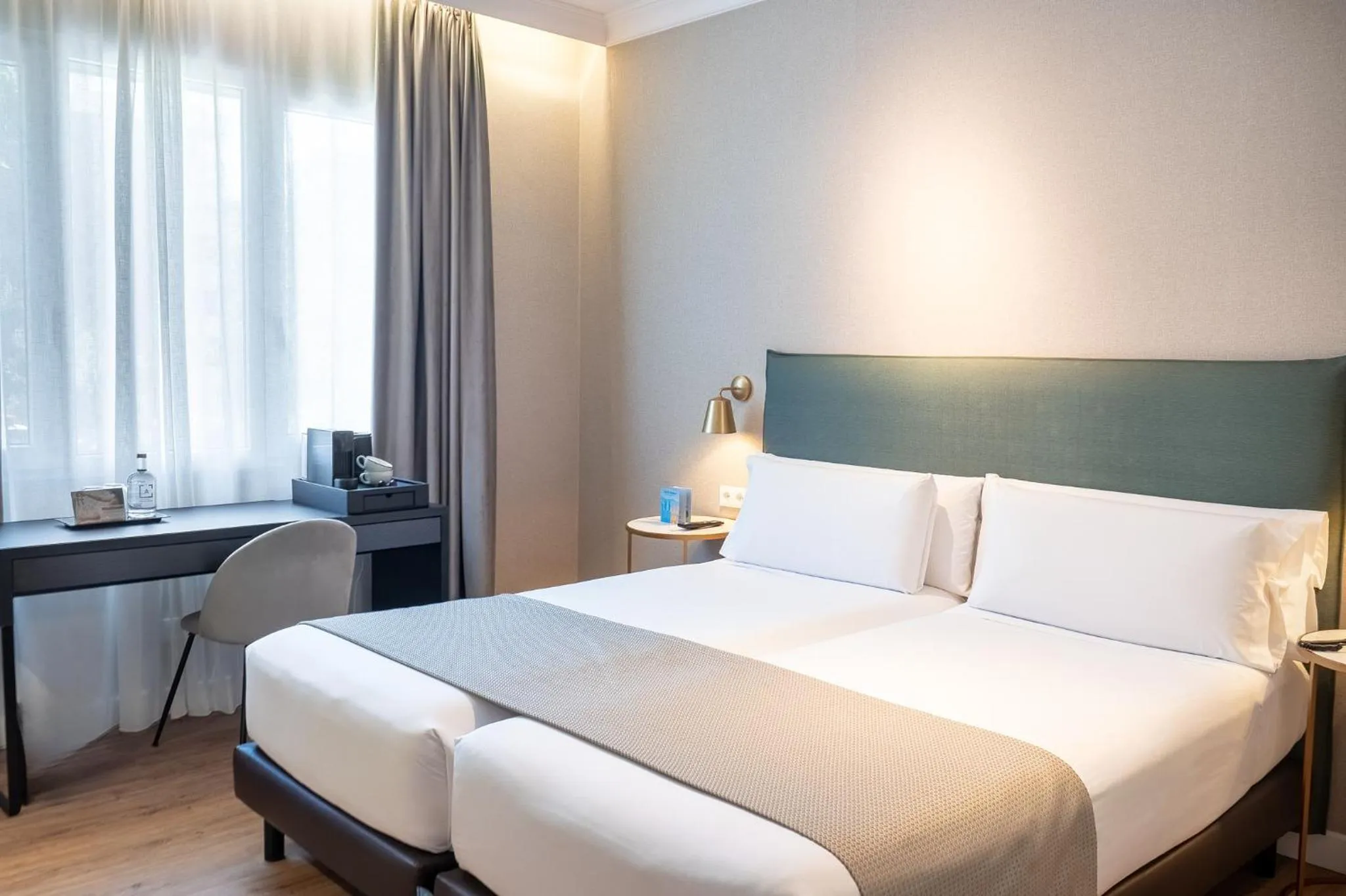 Photo of the whole room, Bed in Tres Torres Atiram Hotel