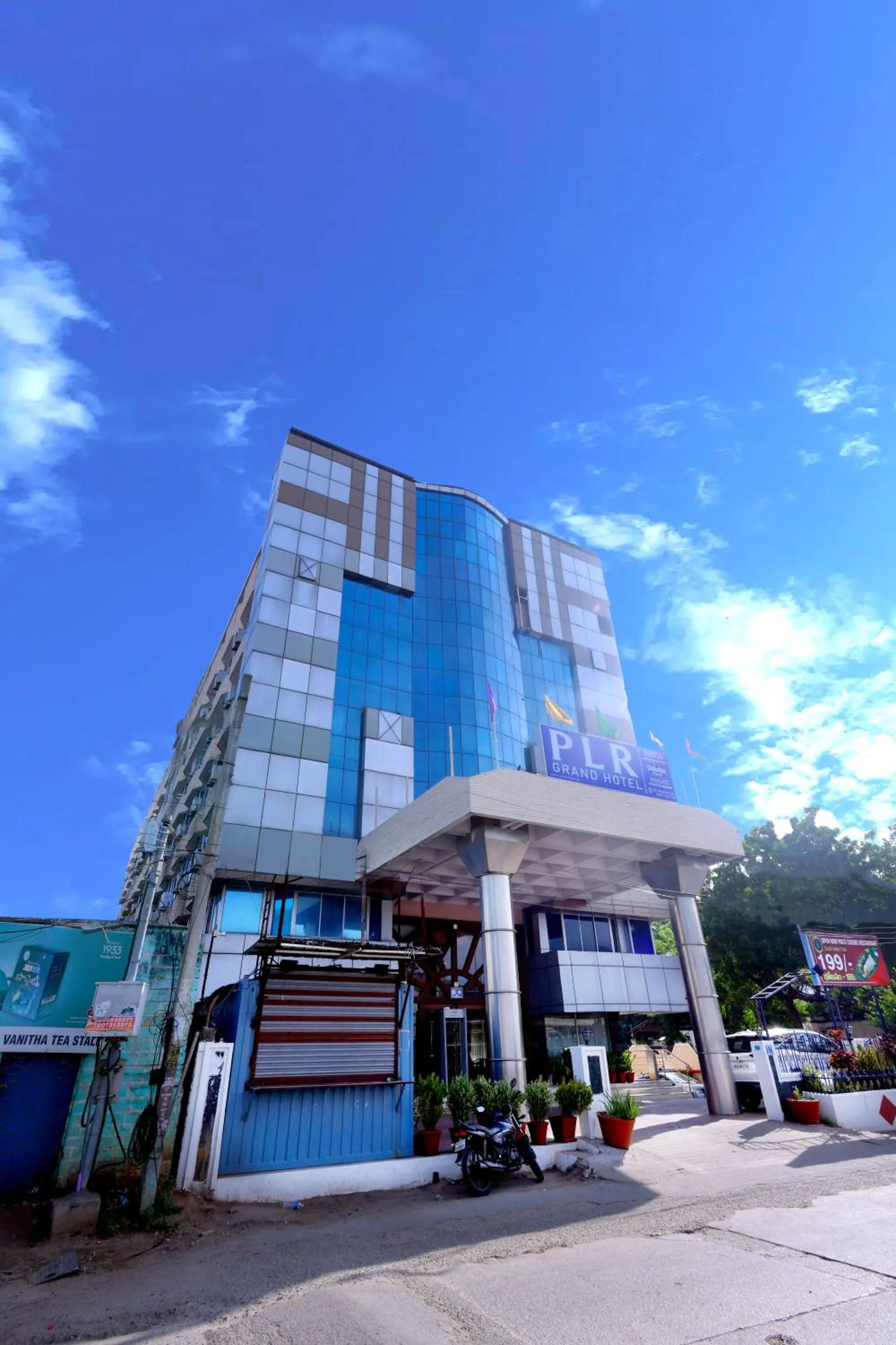 Property building in Hotel PLR Grand