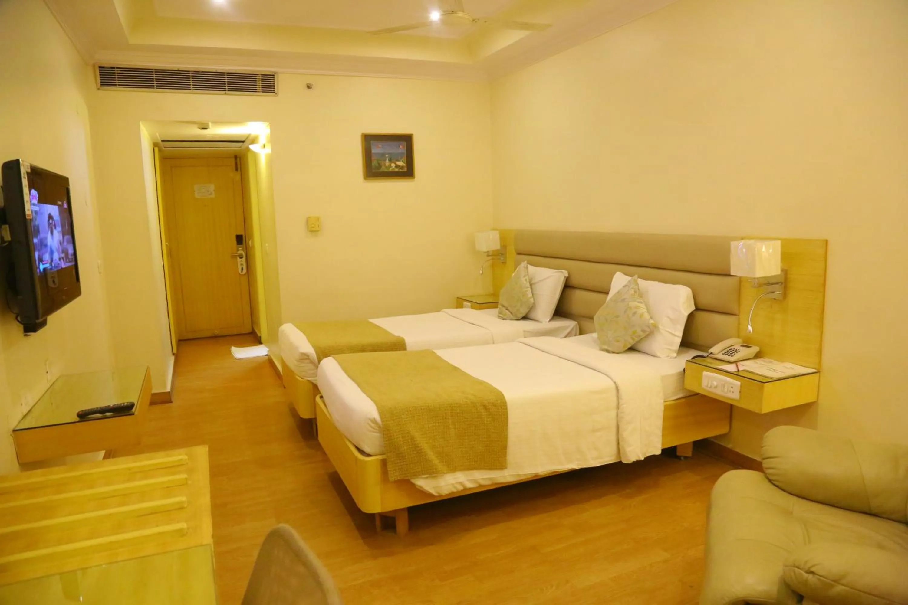 Bedroom, Bed in Royal Fort Hotel