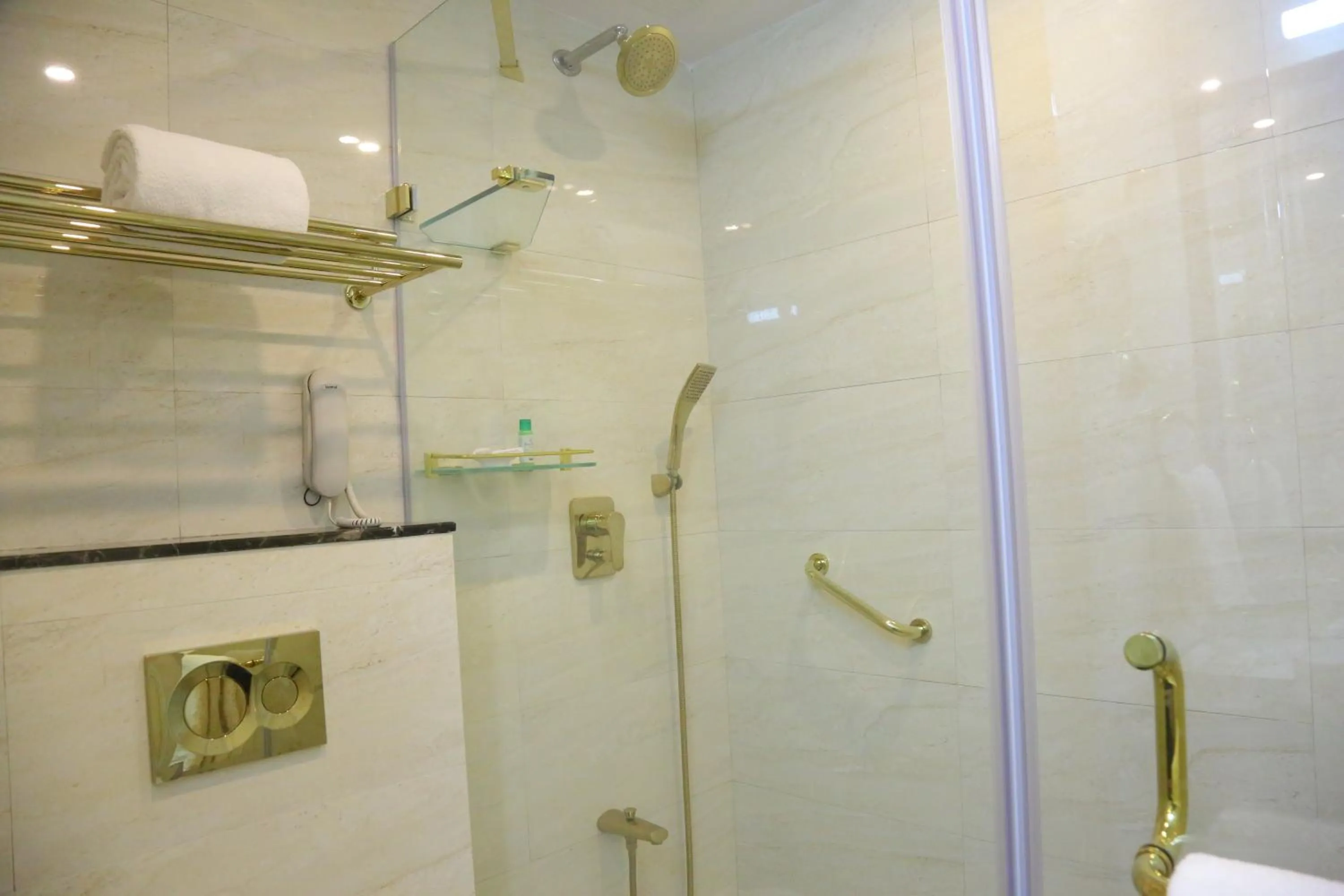 Bathroom in Royal Fort Hotel