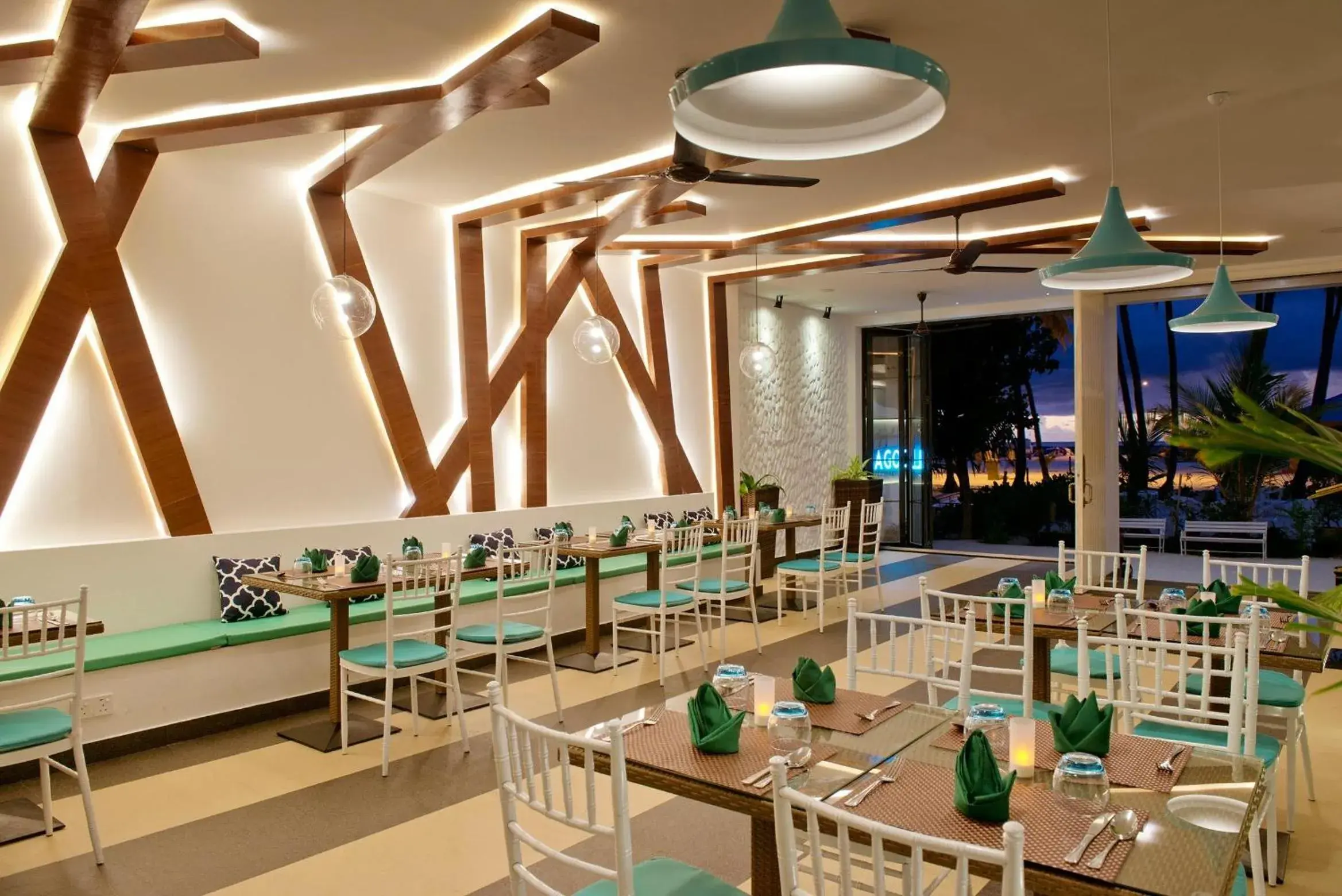 Restaurant/places to eat in Crystal Sands Restaurant/places to eat in Crystal Sands