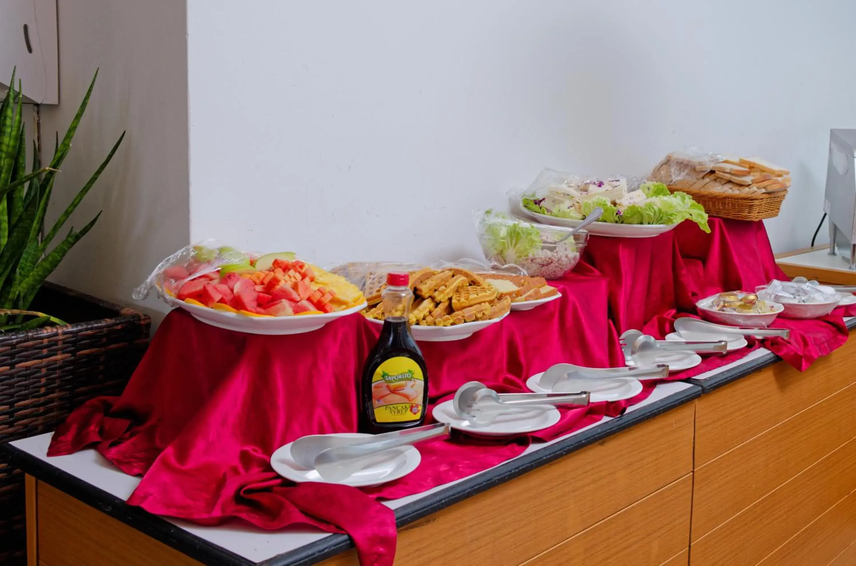 Buffet breakfast in Crystal Sands Buffet breakfast in Crystal Sands