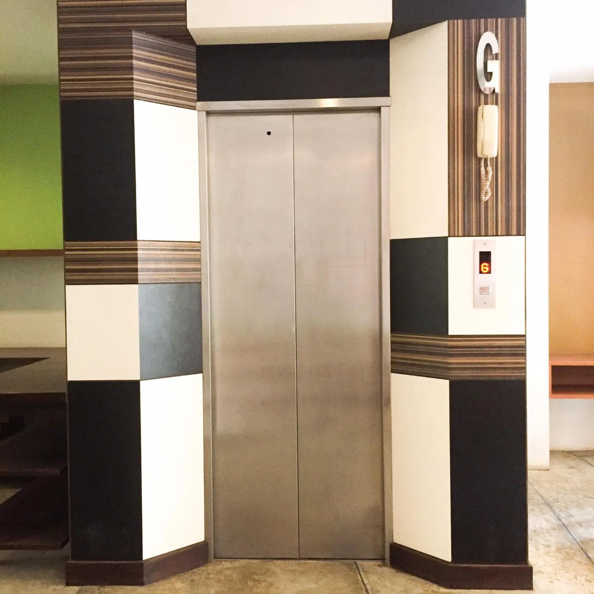 elevator in Aonang Eco Inn Krabi