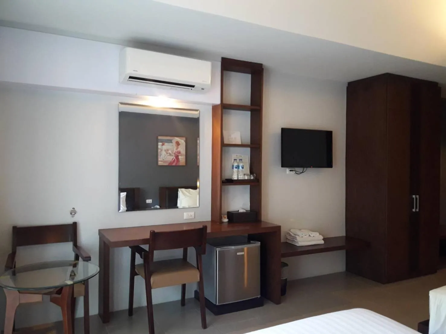 TV and multimedia, Bed in Aonang Eco Inn Krabi