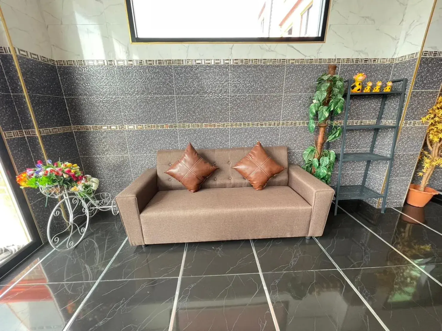 Lobby or reception in โรงแรมเรือนคุณเล็ก กานต์สินี Lobby or reception in โรงแรมเรือนคุณเล็ก กานต์สินี