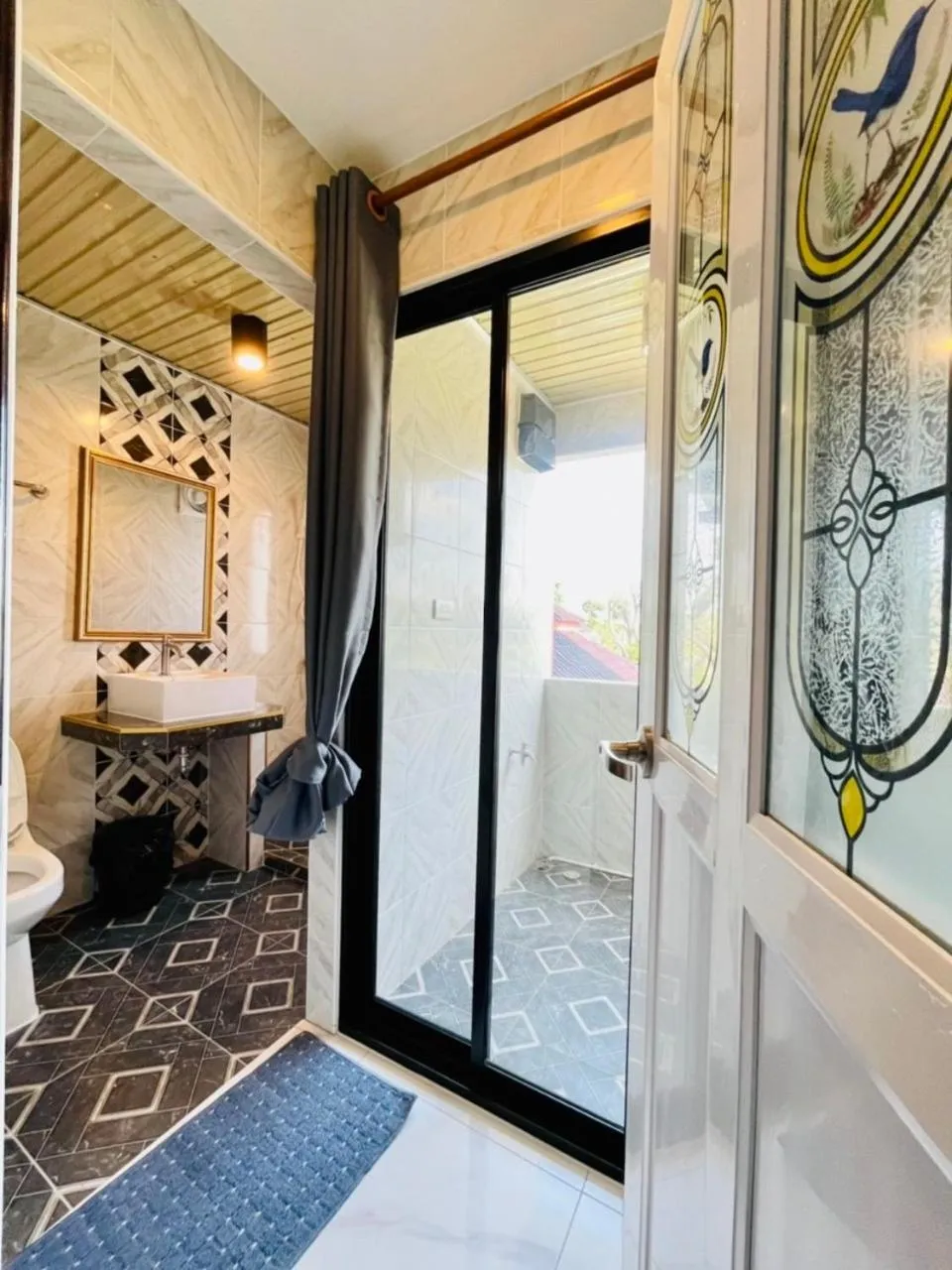 Bathroom in โรงแรมเรือนคุณเล็ก กานต์สินี