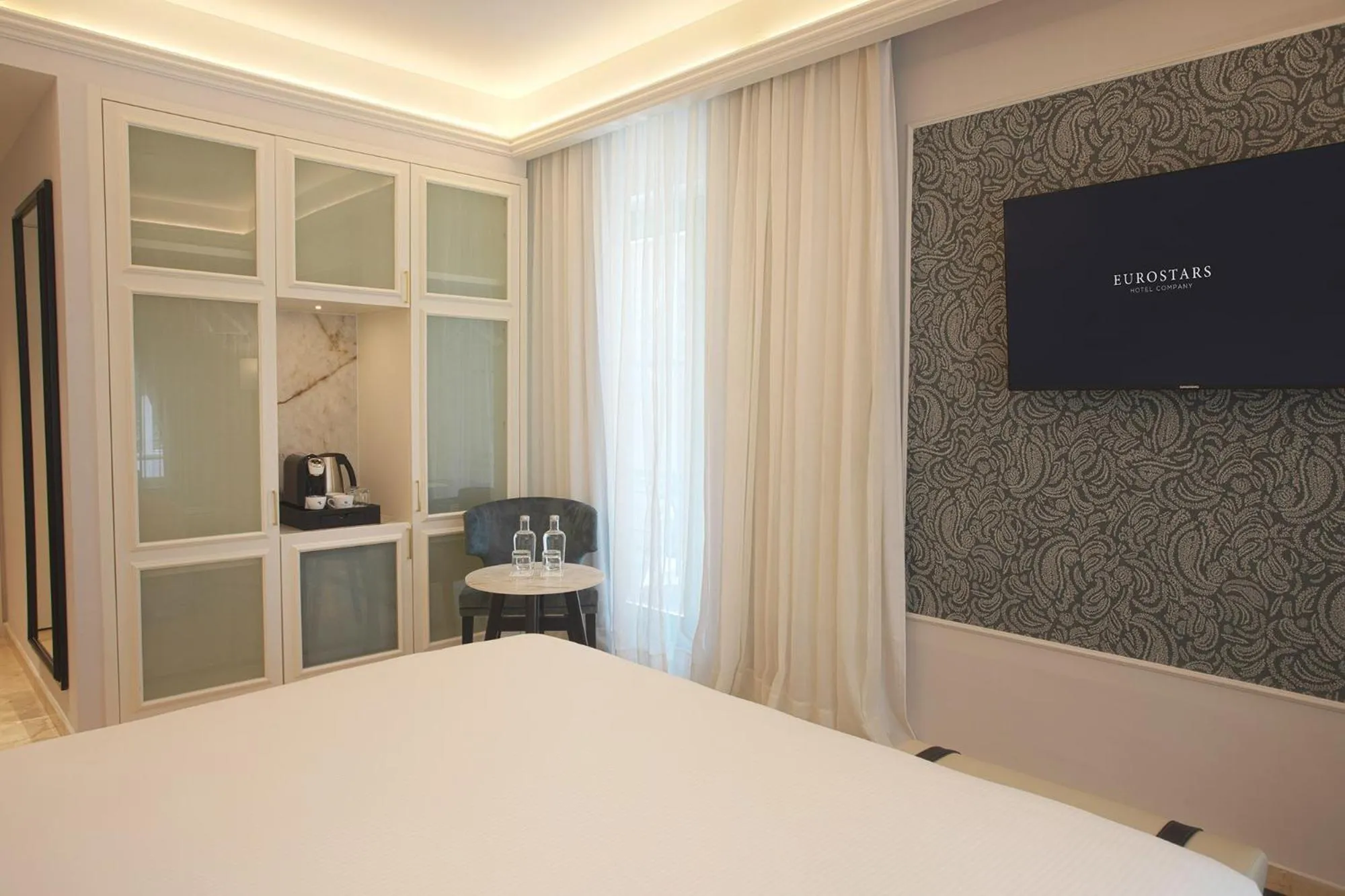 TV and multimedia, Bed in Exe Laietana Palace