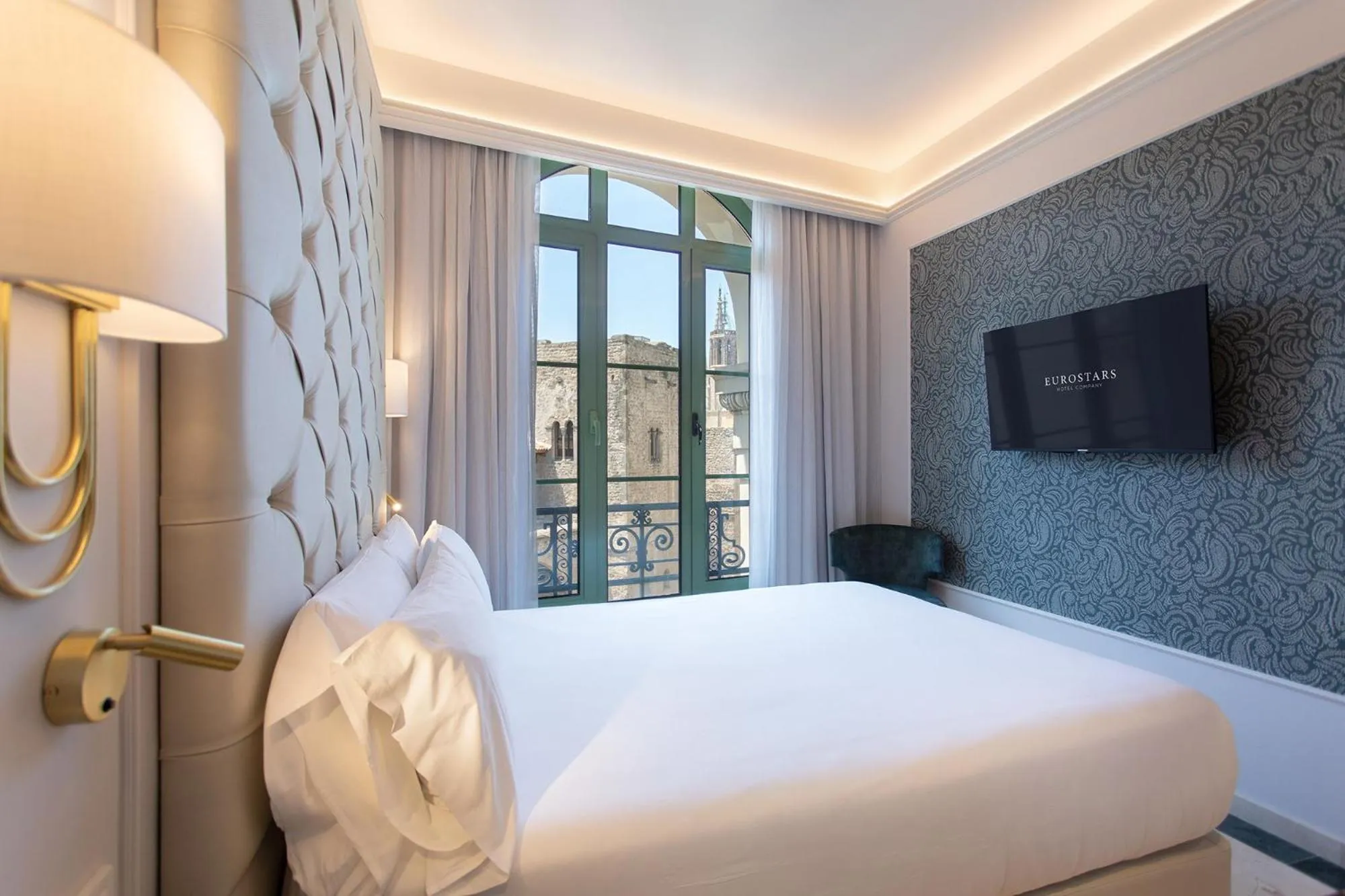 Bed in Eurostars Laietana