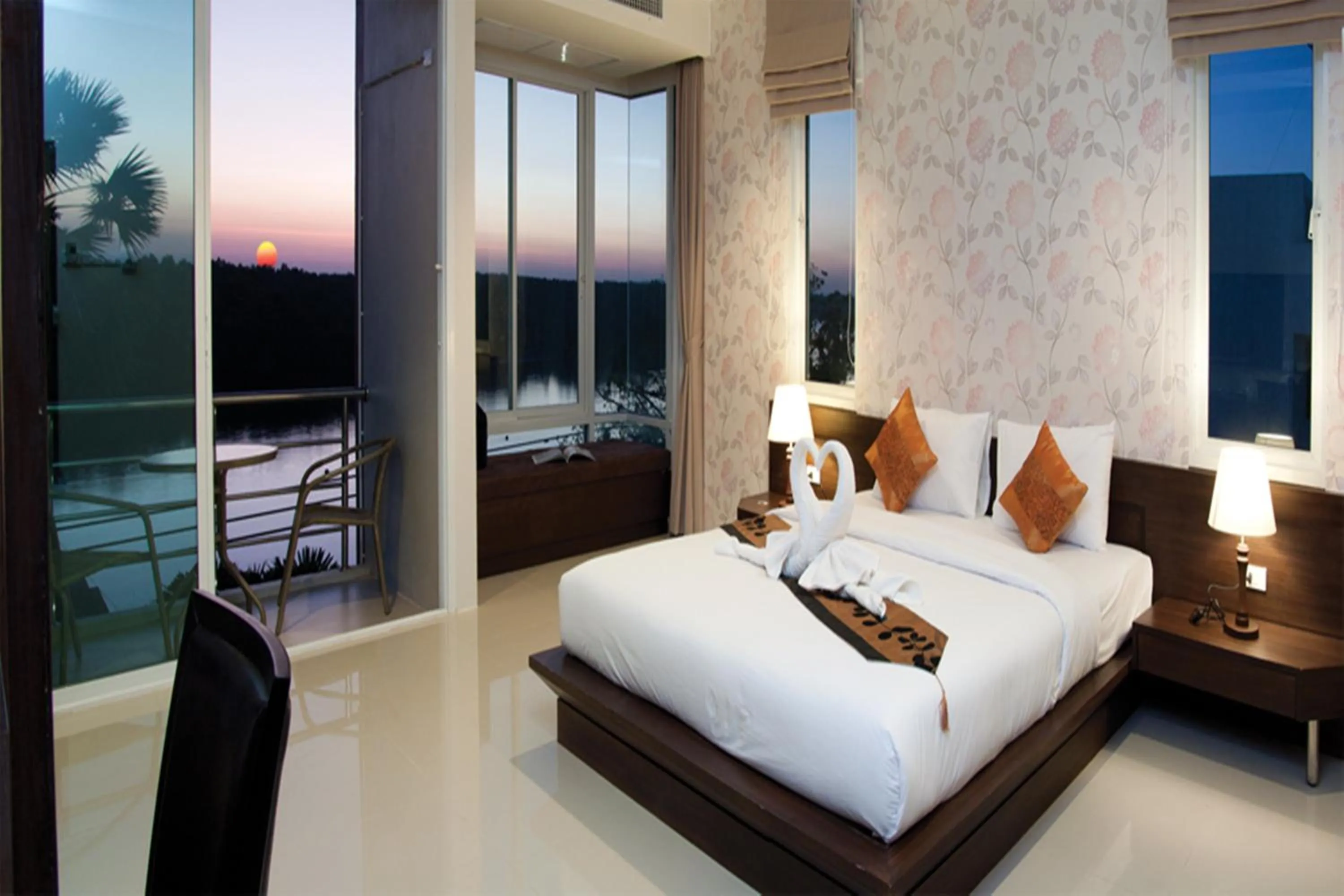 Bed in Krabi River View Hotel