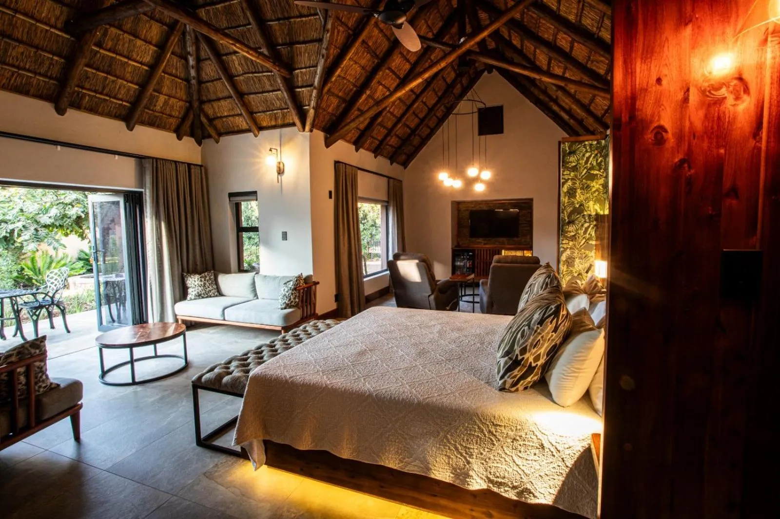 Bed in Lapeng Guest Lodge