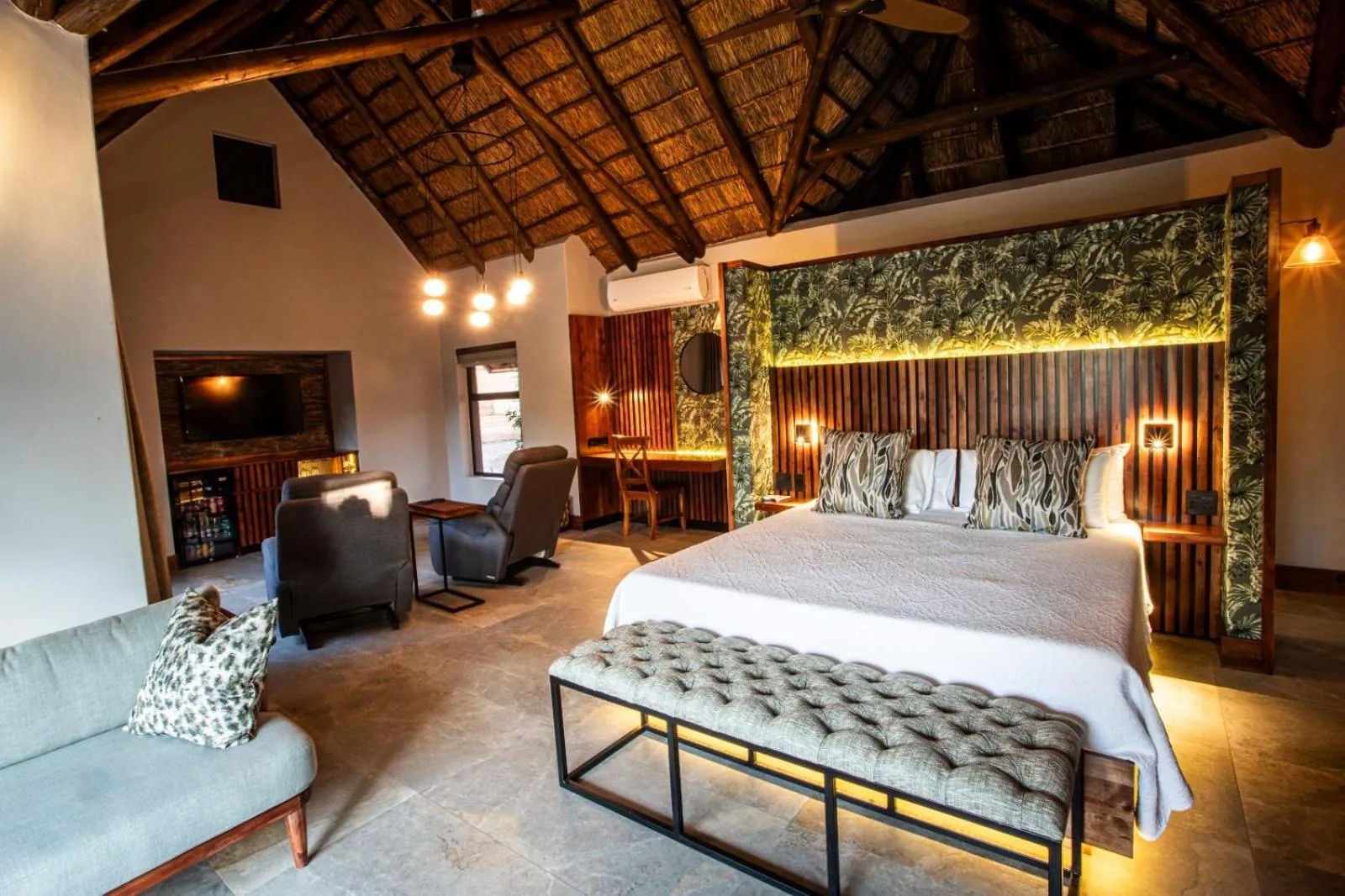 Bed in Lapeng Guest Lodge