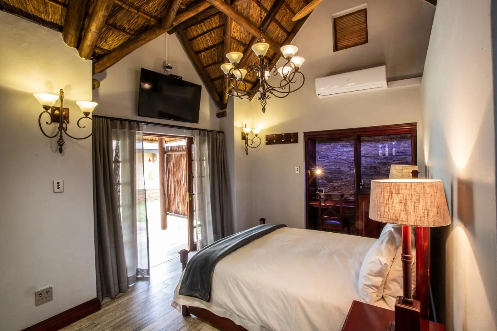 Bed in Lapeng Guest Lodge