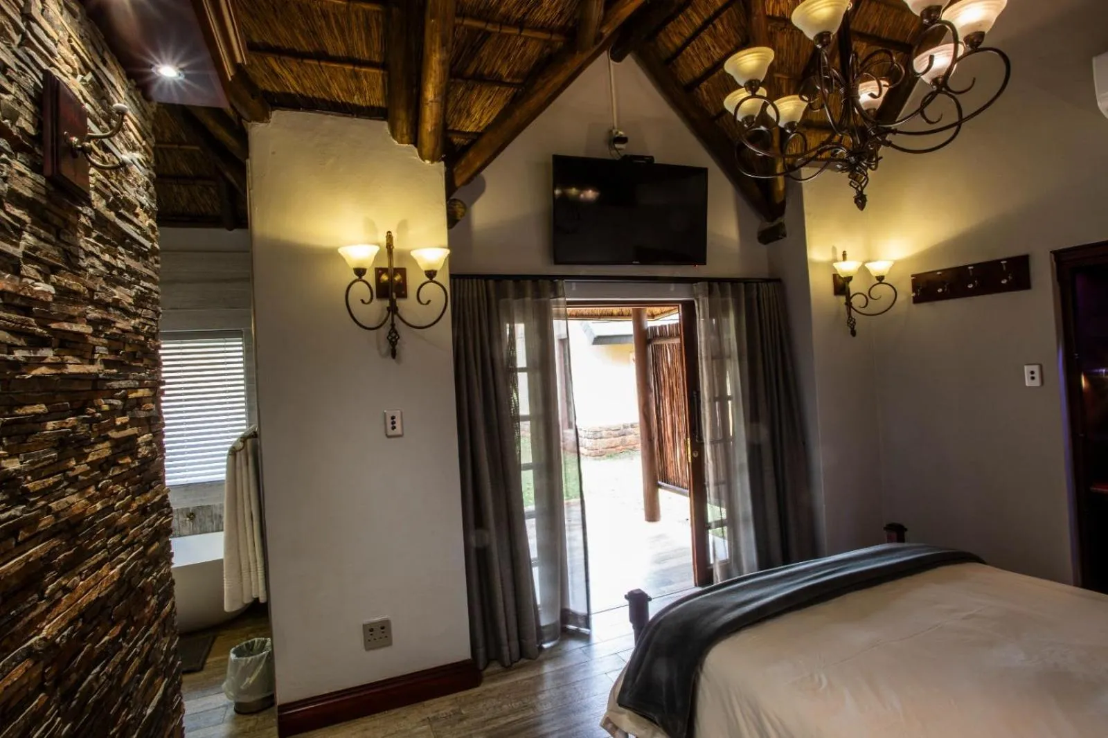 Bed in Lapeng Guest Lodge