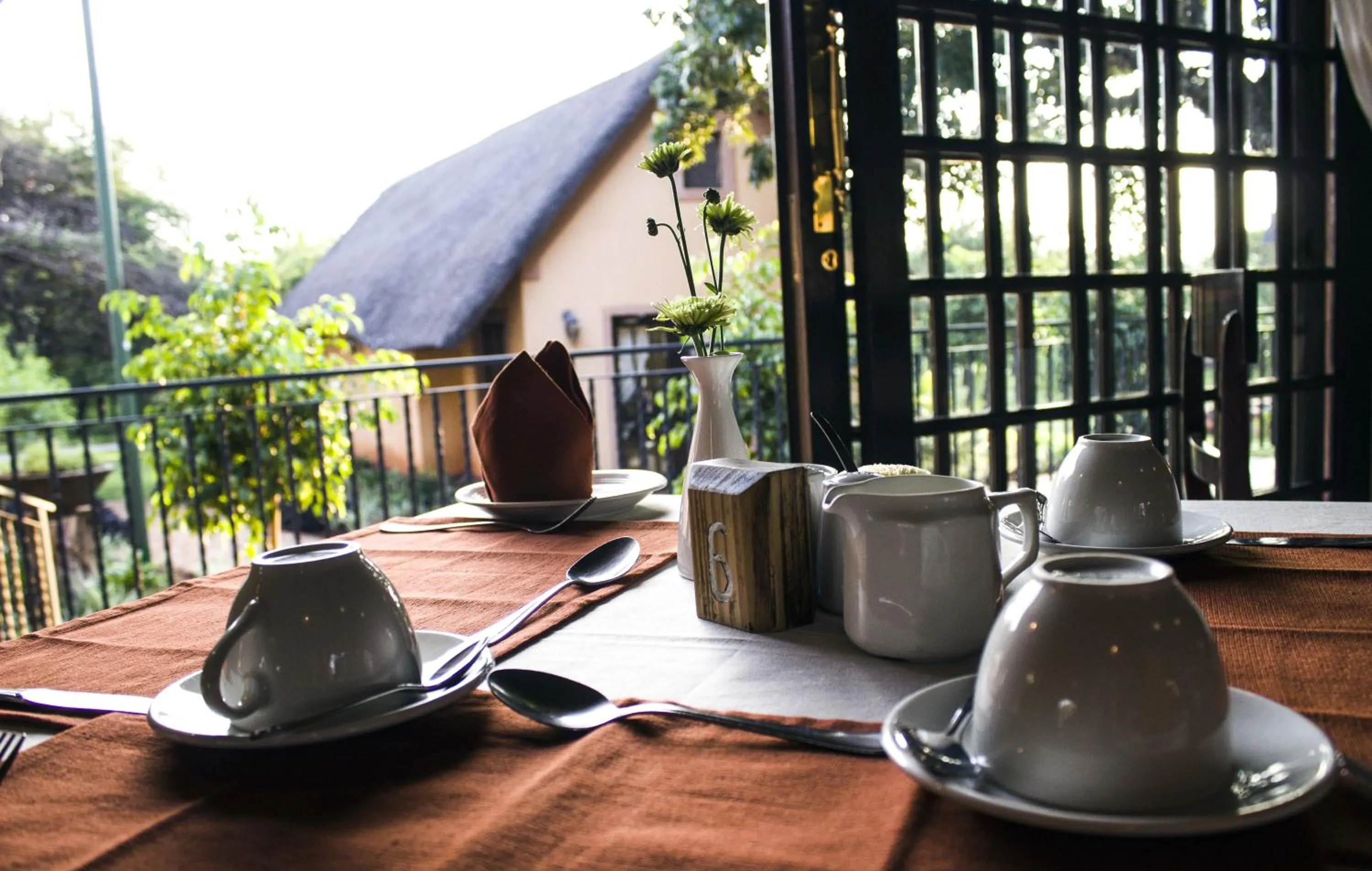 Restaurant/places to eat in Lapeng Guest Lodge