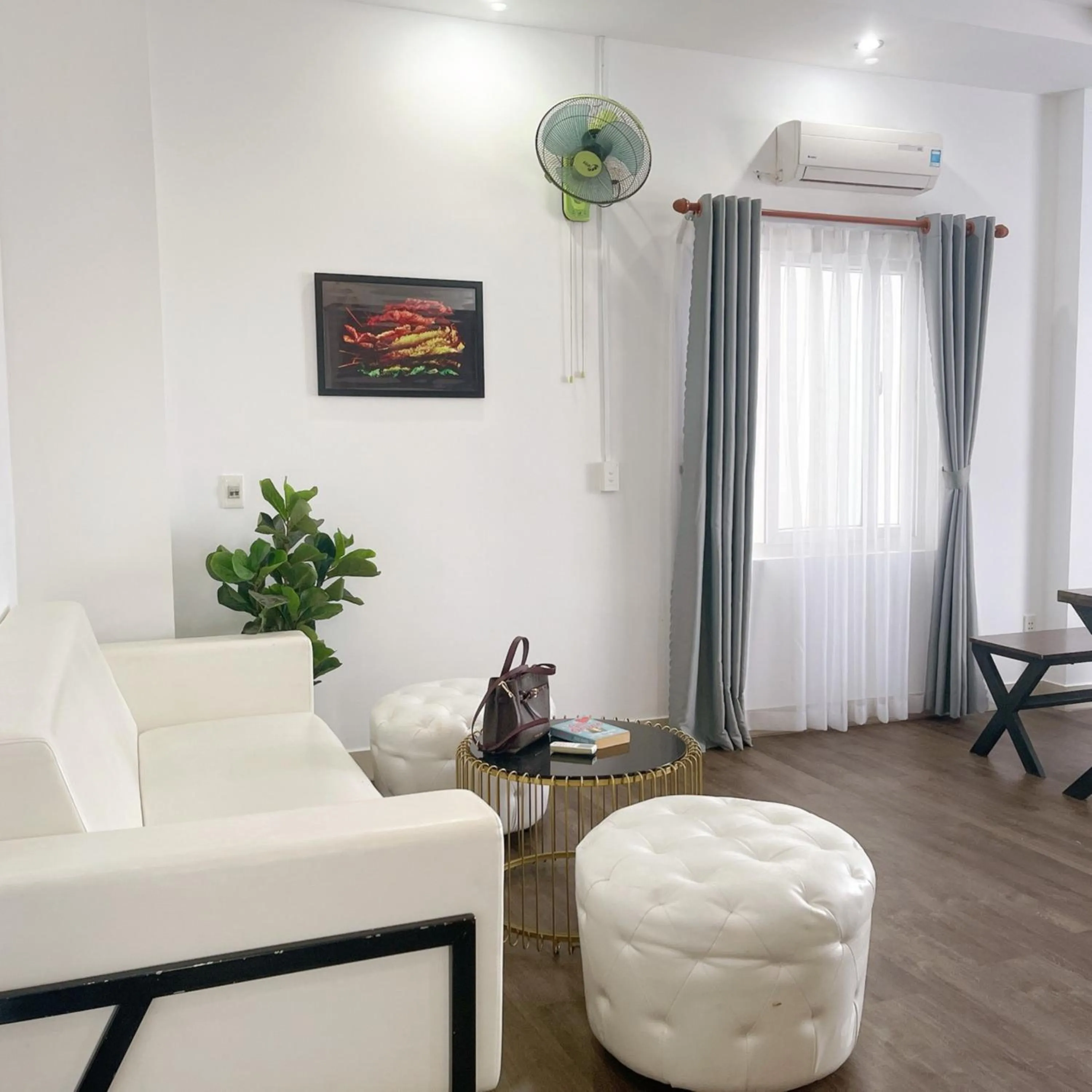 Seating area in SKY APARTMENT & HOTEL