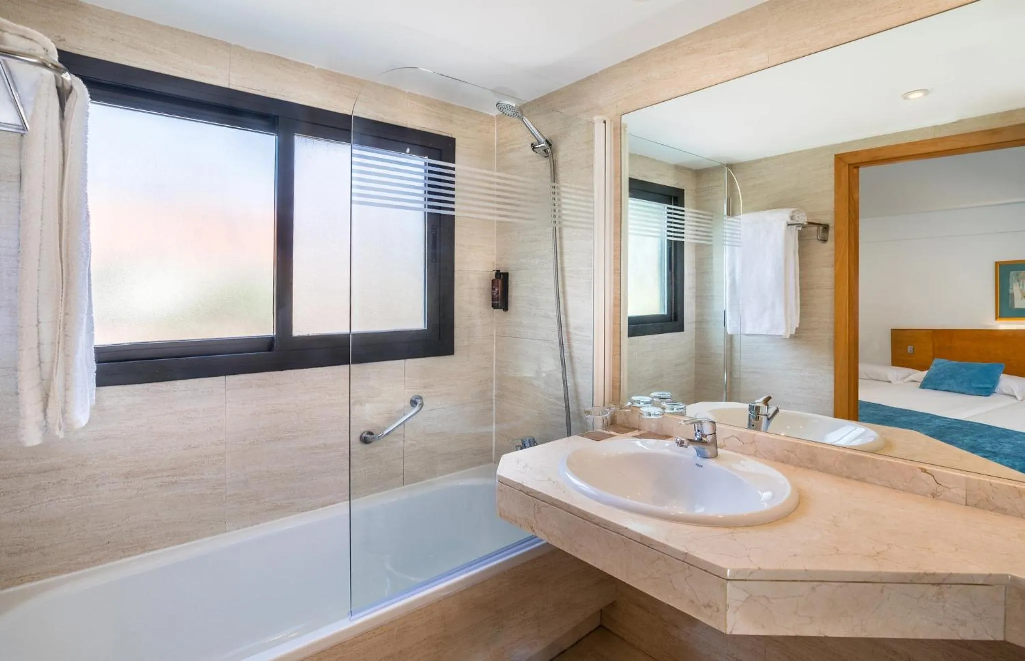 Photo of the whole room in Sercotel de los Reyes