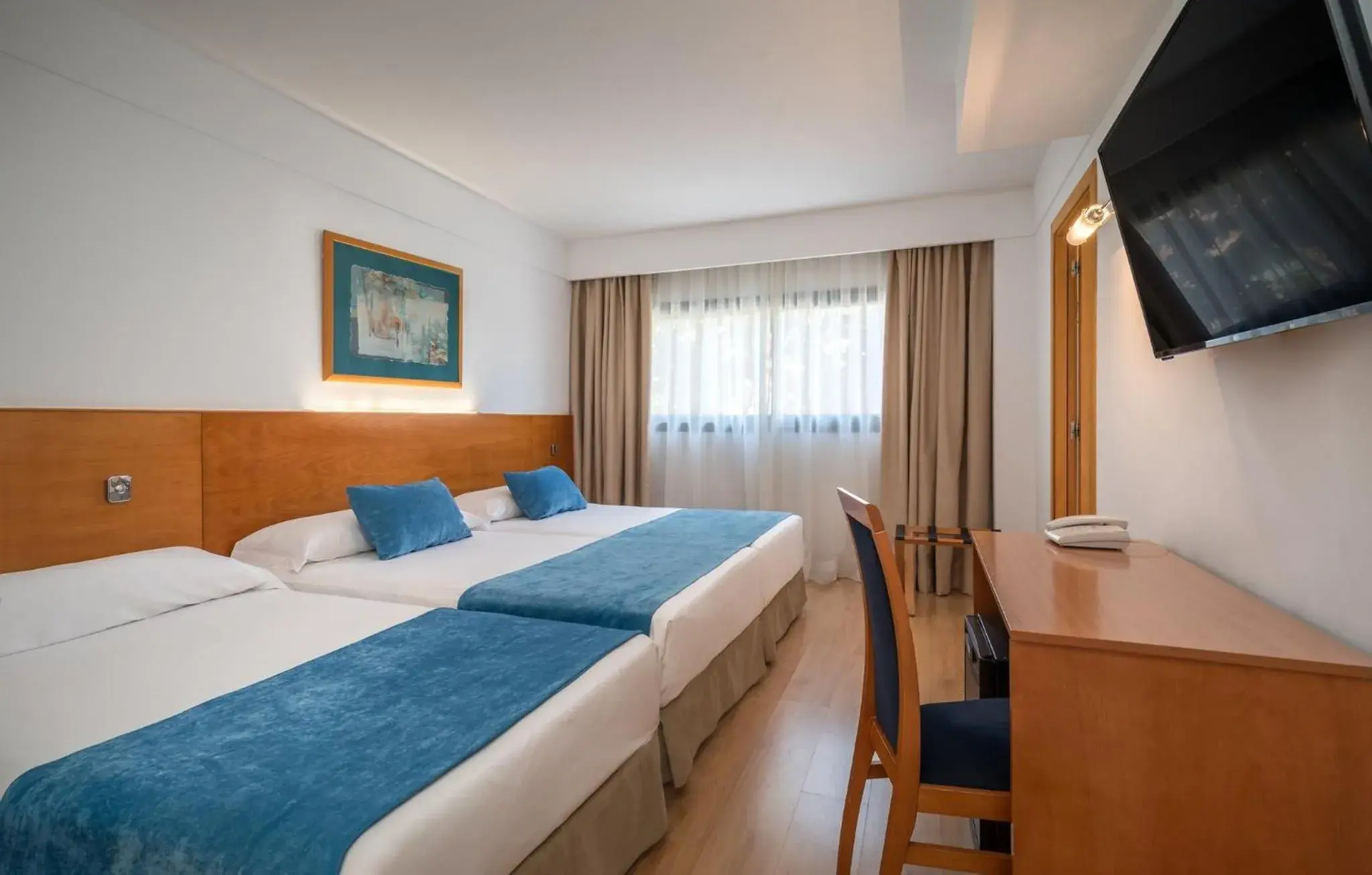 Photo of the whole room, Bed in Sercotel de los Reyes Photo of the whole room, Bed in Sercotel de los Reyes