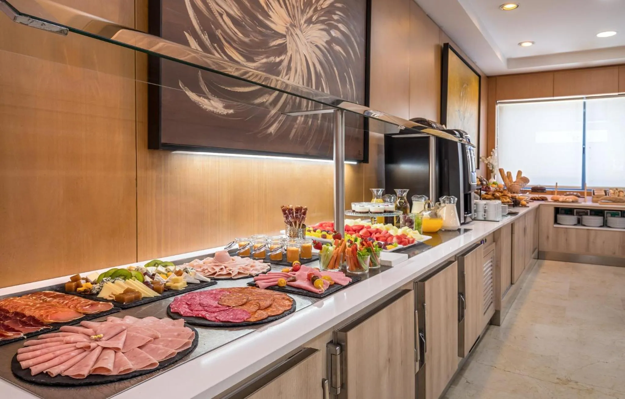Buffet breakfast in Sercotel de los Reyes