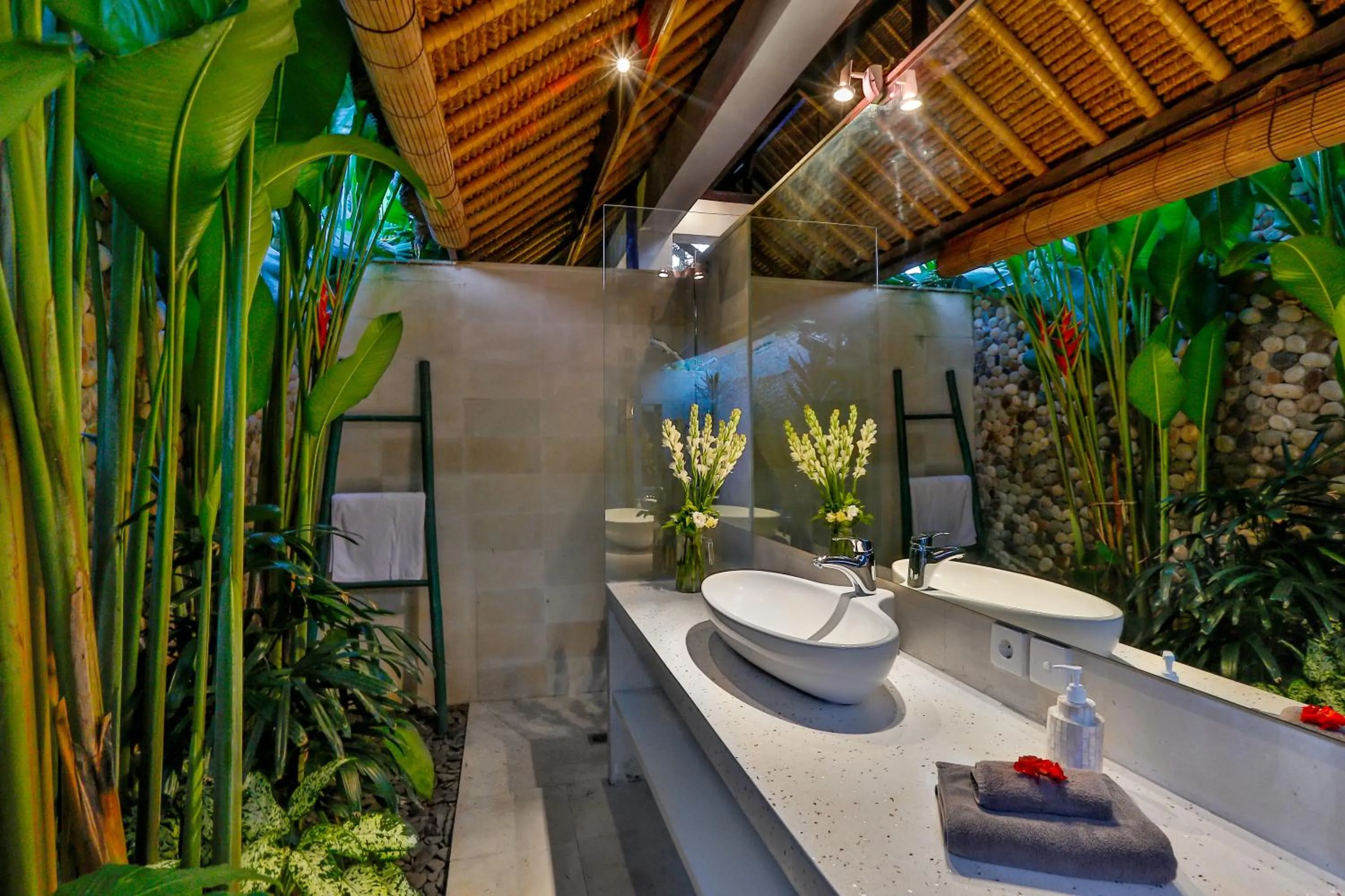 Bathroom in Villa Elleo