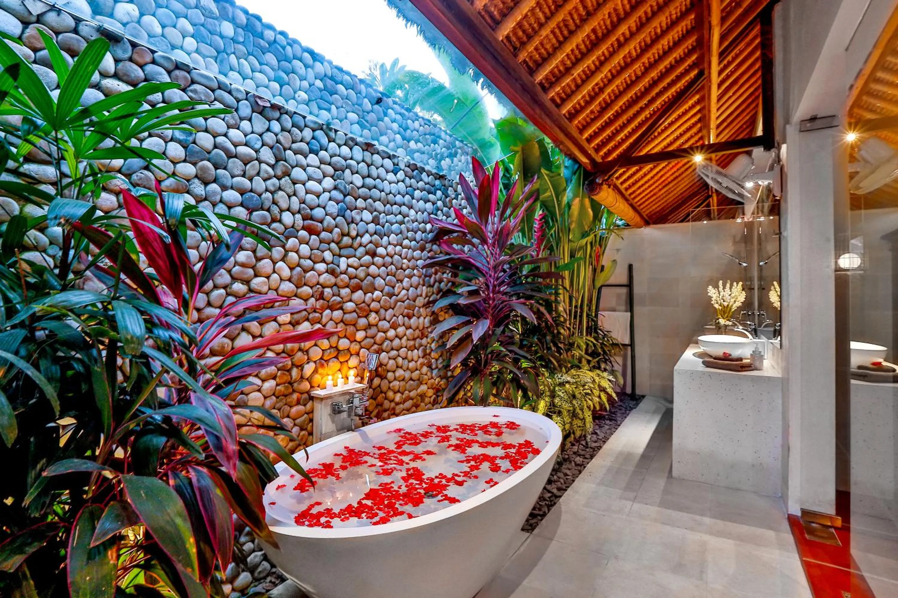 Bathroom in Villa Elleo