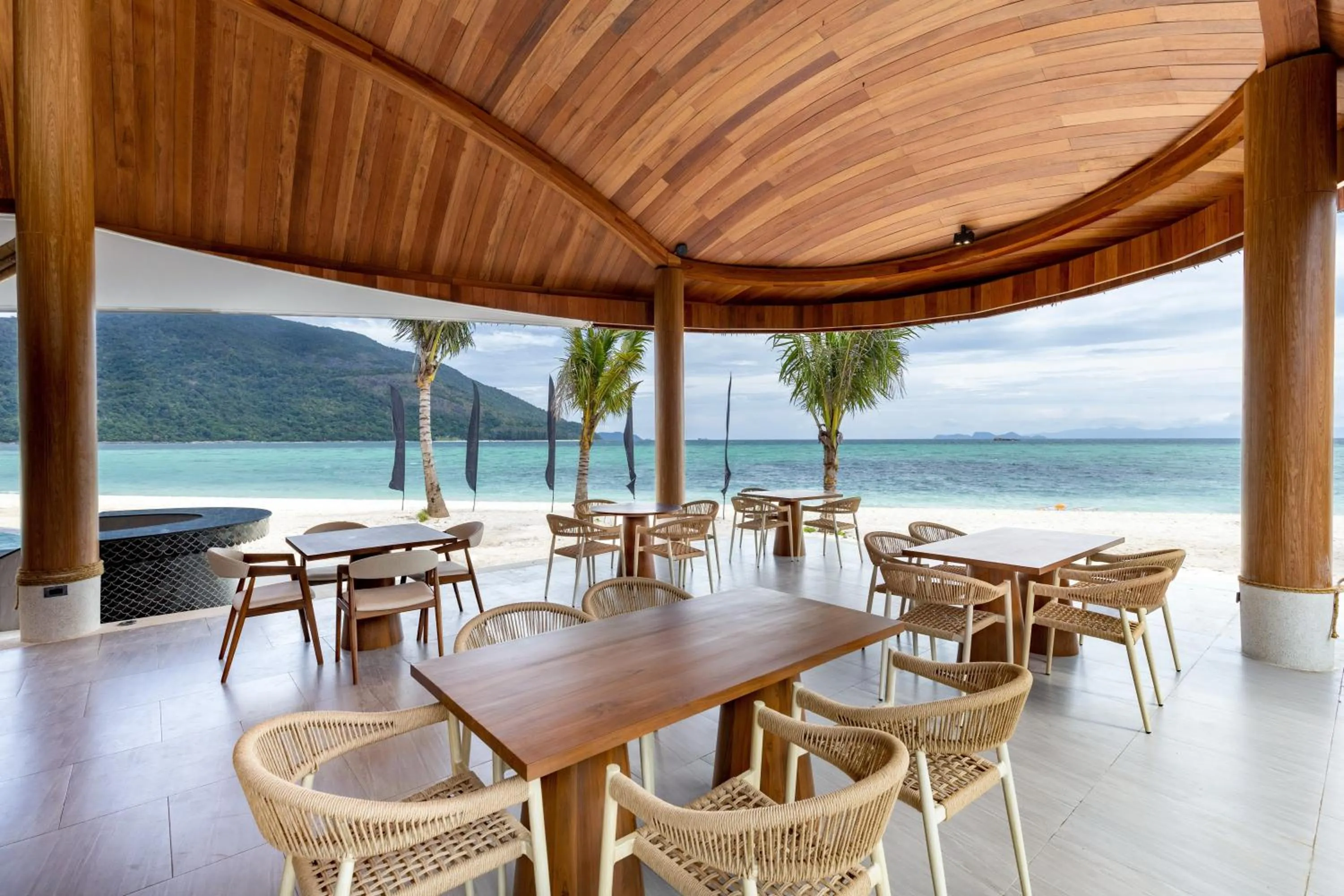 Restaurant/places to eat in Irene Pool Villa Resort, Koh Lipe