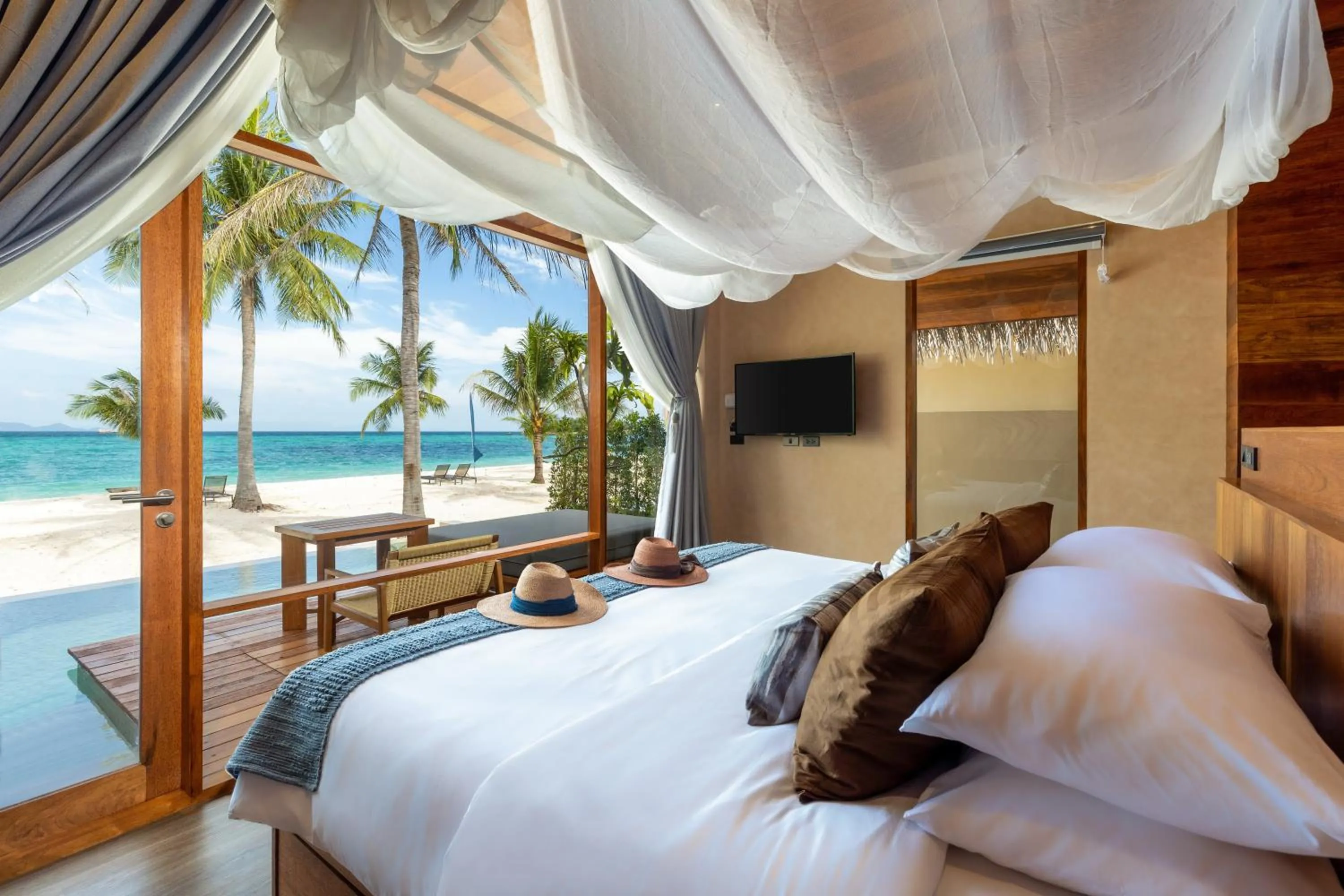 Bedroom, Bed in Irene Pool Villa Resort, Koh Lipe